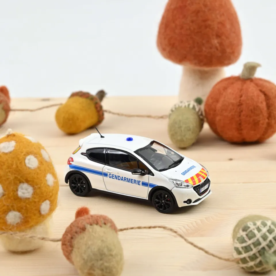 norev-peugeot-208-gti-30th-2014-gendarmerie-modellino-auto-1-43 image 1