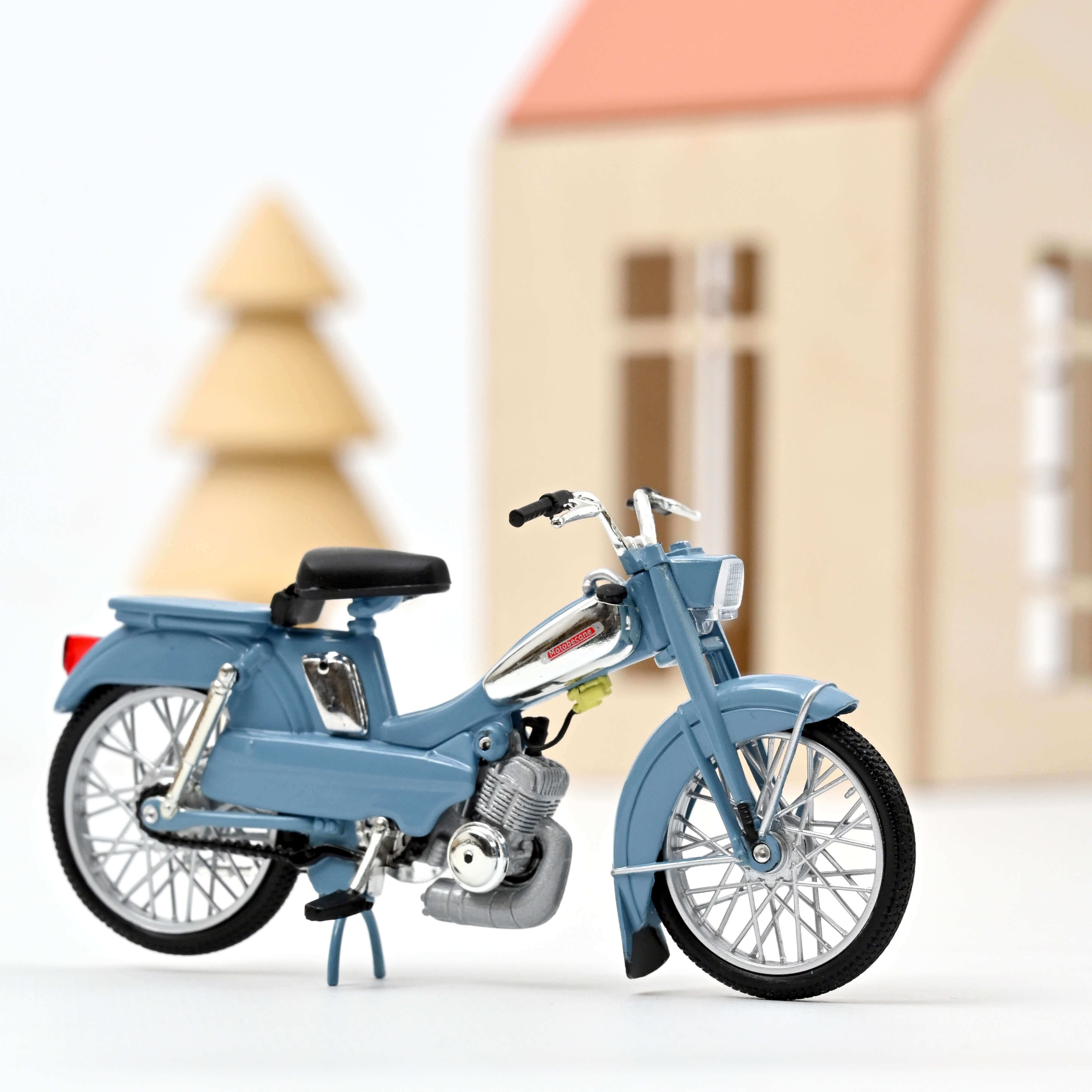 norev-mobylette-motob-cane-av88-1976-bleu-1-18-modellino-ciclomotore-d-epoca image 1