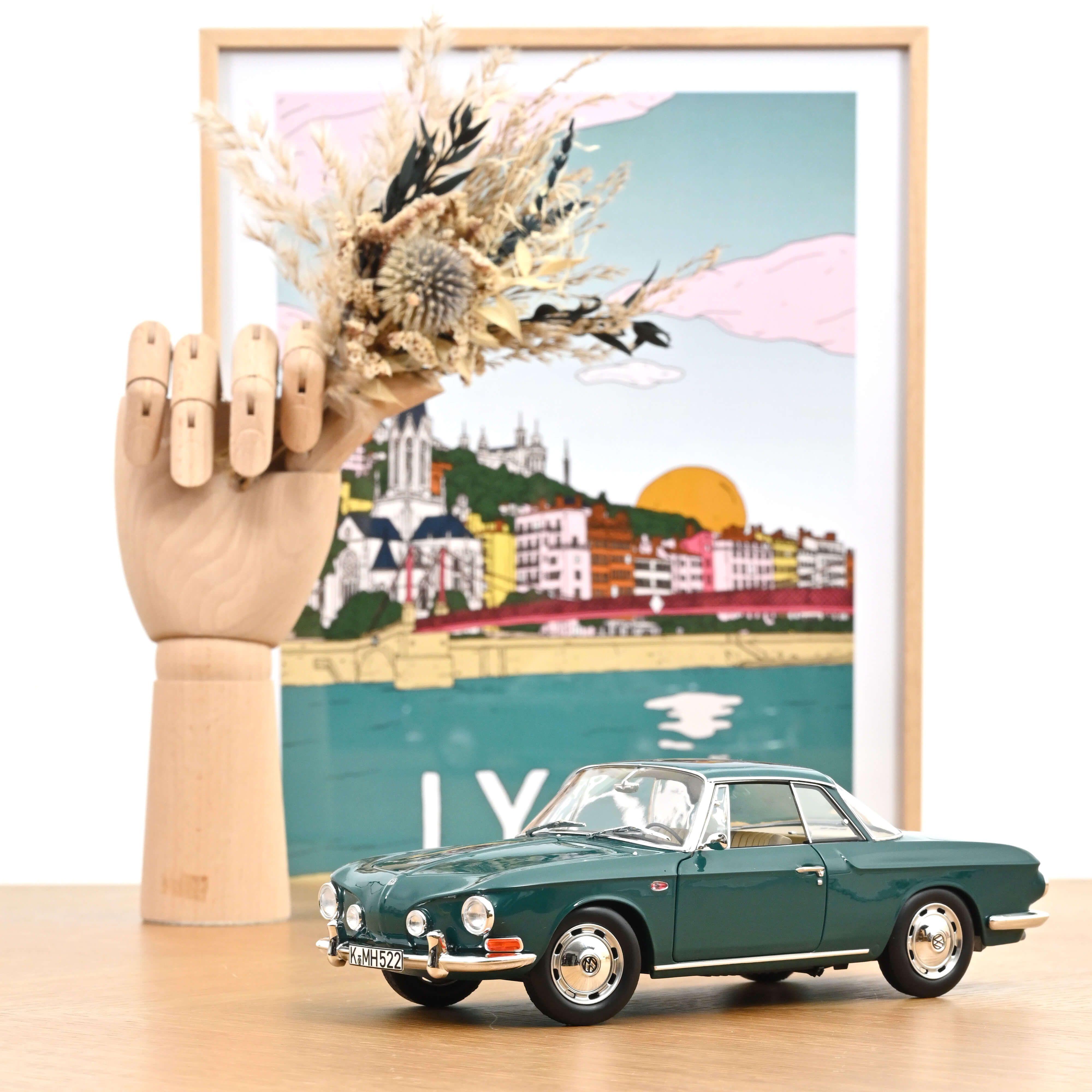 norev-vw-karmann-ghia-1500-1963-modellino-auto-1-18-verde-smeraldo image 1