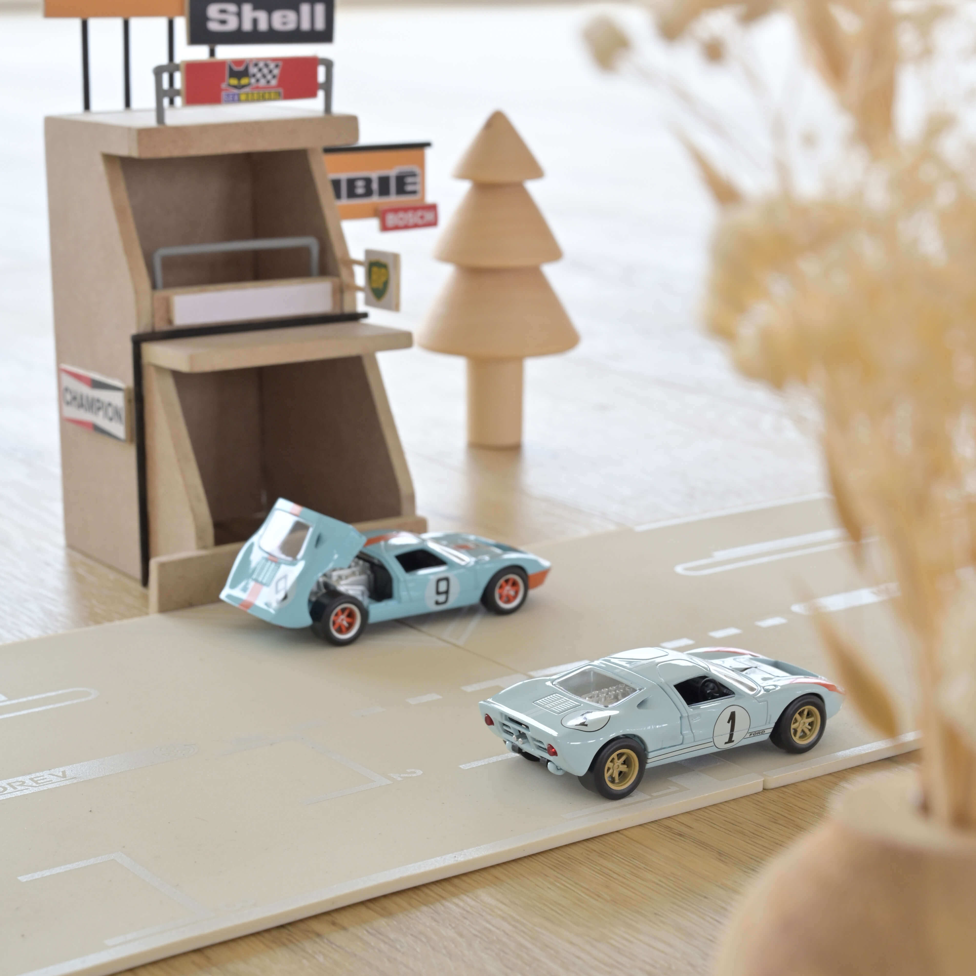 norev-ford-gt40-1966-n-1-le-mans-jet-car-1-43-con-cofano-apribile image 2