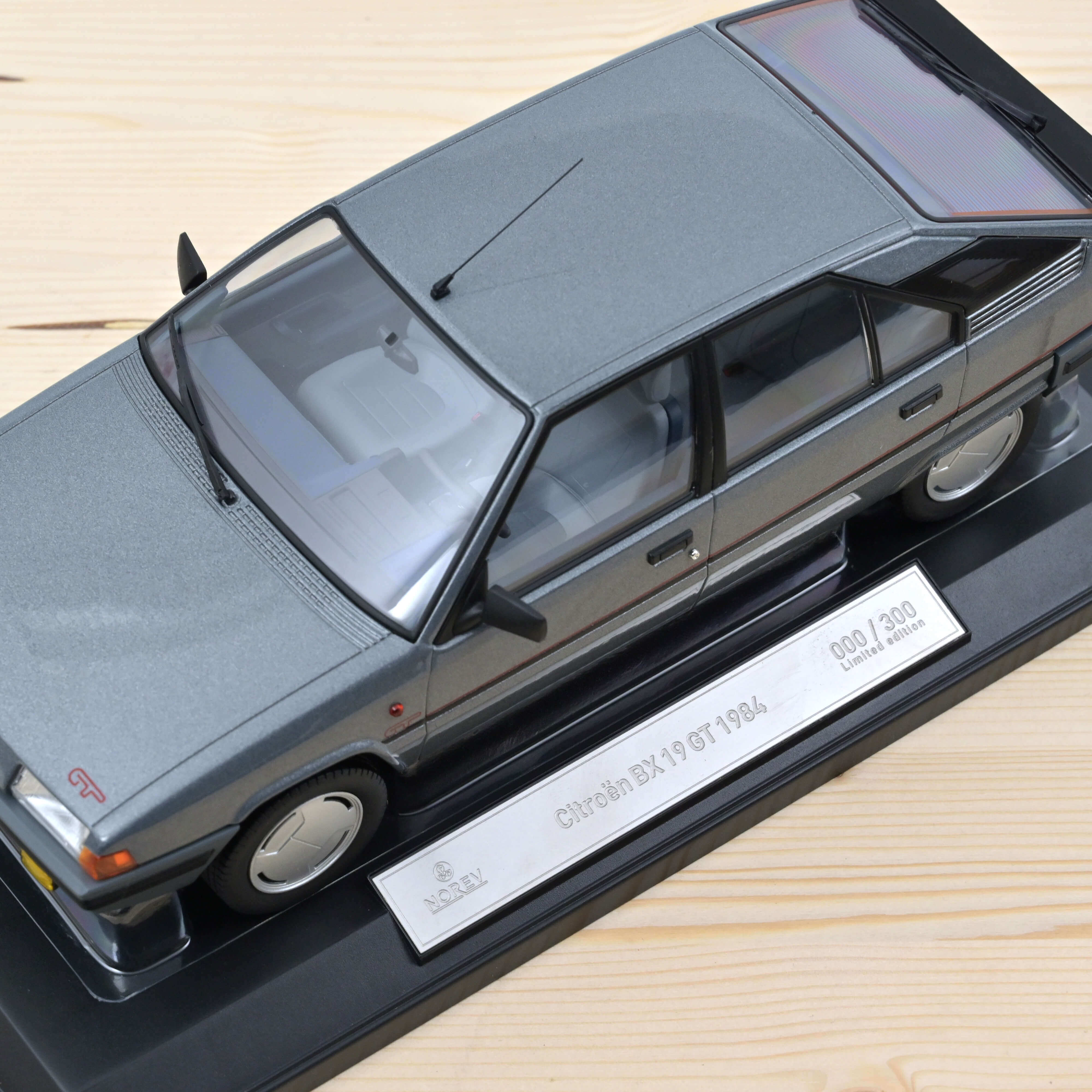 norev-citro-n-bx-19-gt-1984-gris-renard-nl-1-18-edizione-300-pezzi image 6