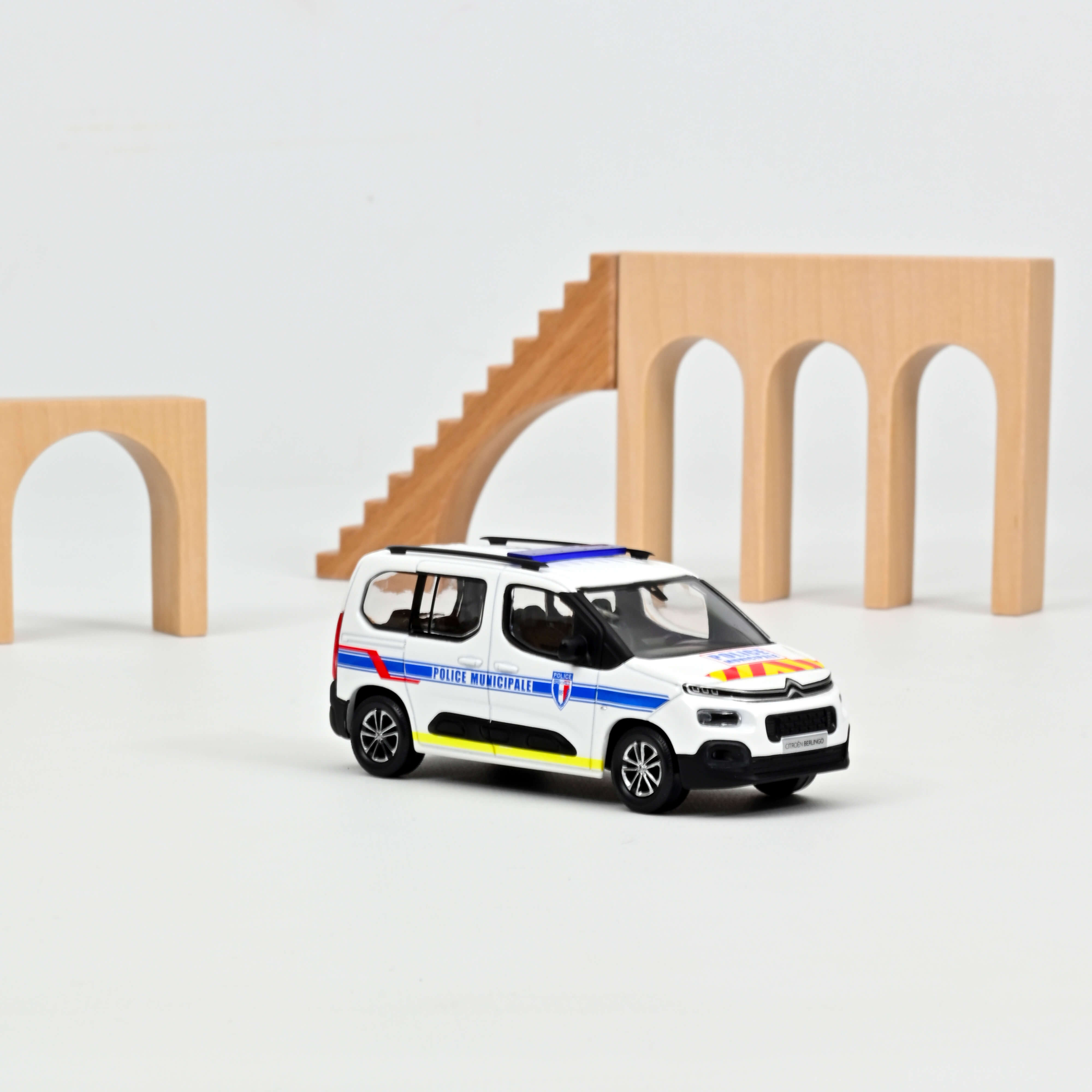 norev-citro-n-berlingo-2020-police-municipale-1-43-modellino-die-cast image 1