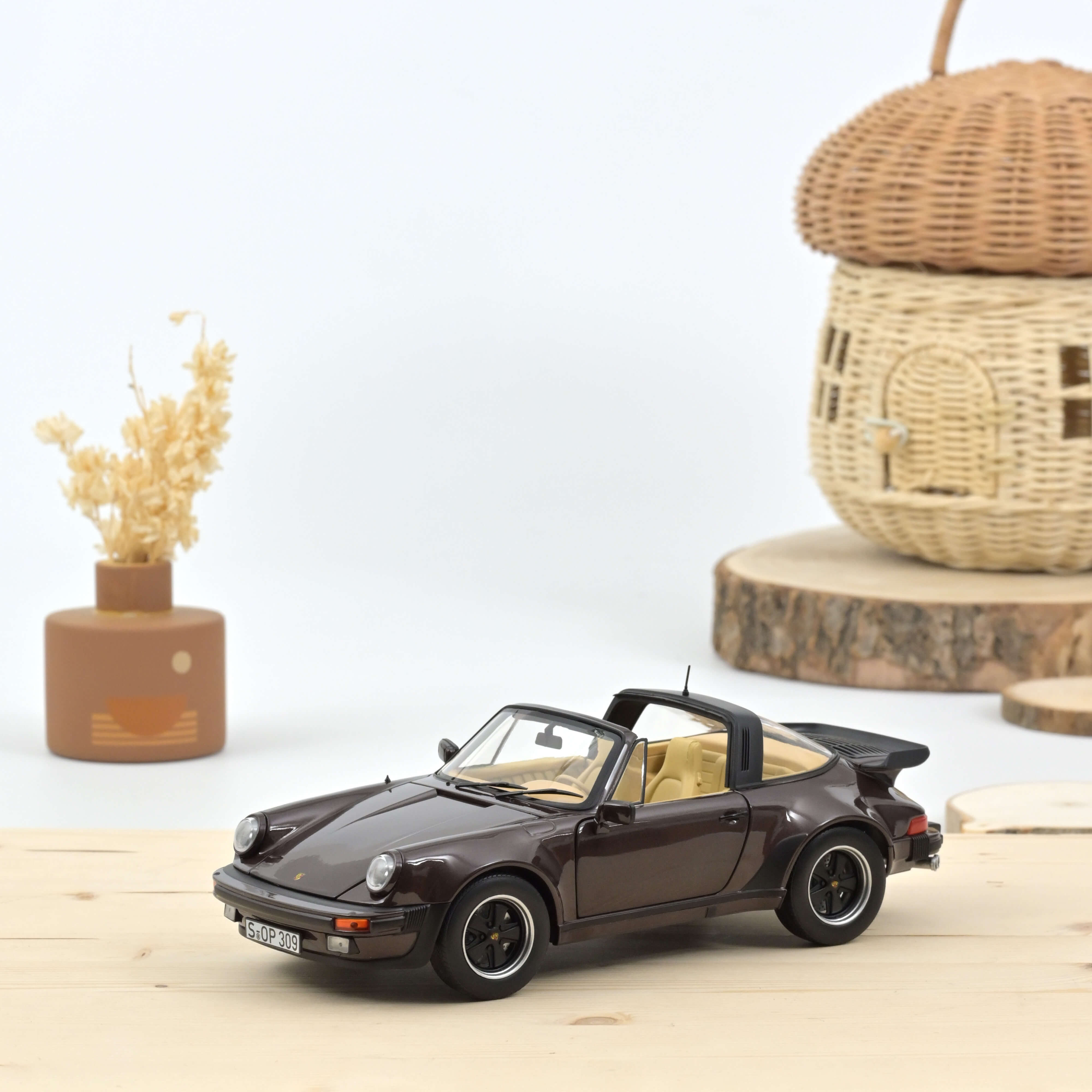norev-porsche-911-turbo-targa-1987-marrone-espresso-1-18 image 2