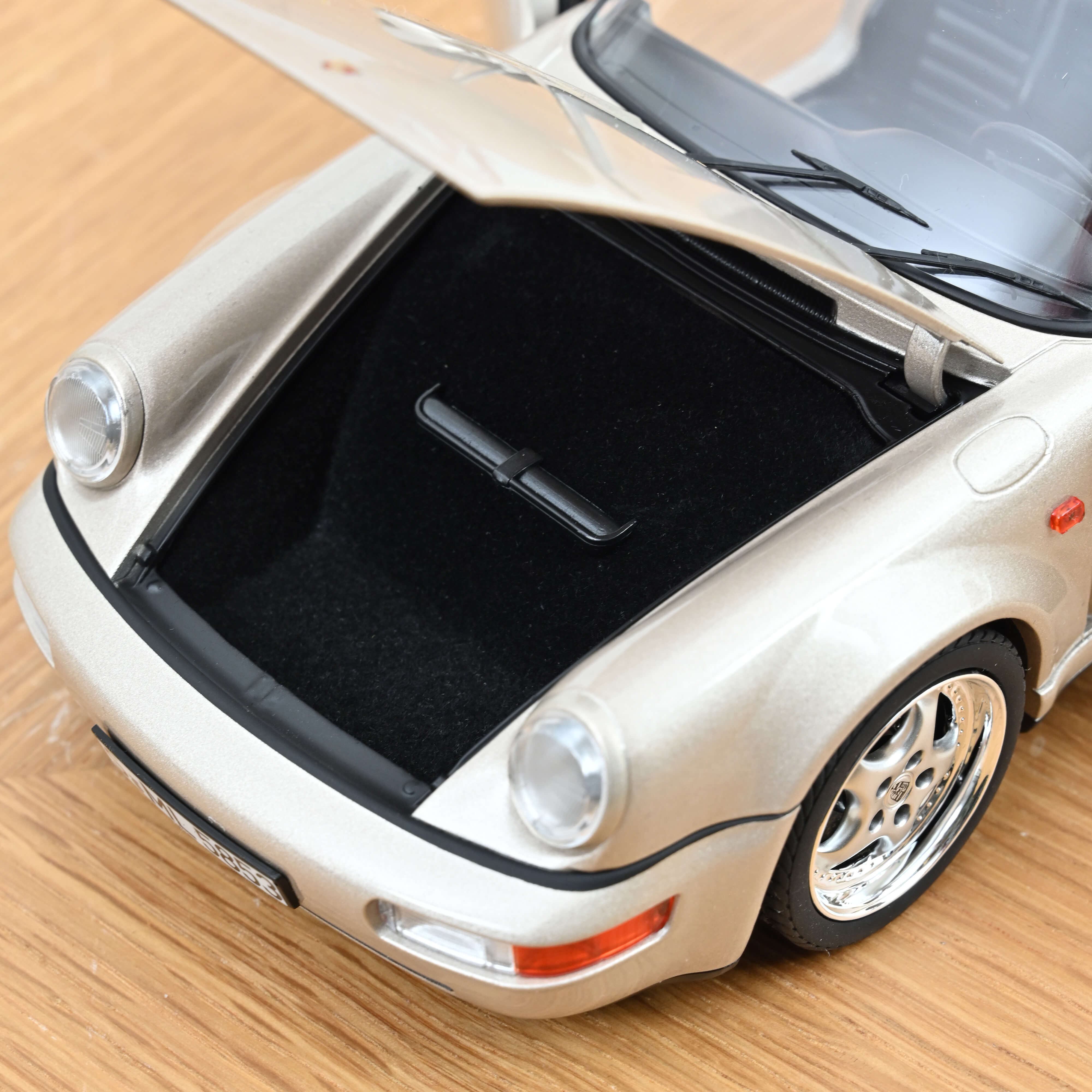 norev-porsche-911-turbo-look-cabriolet-1992-1-18-argent-zermatt-m-tallis image 5