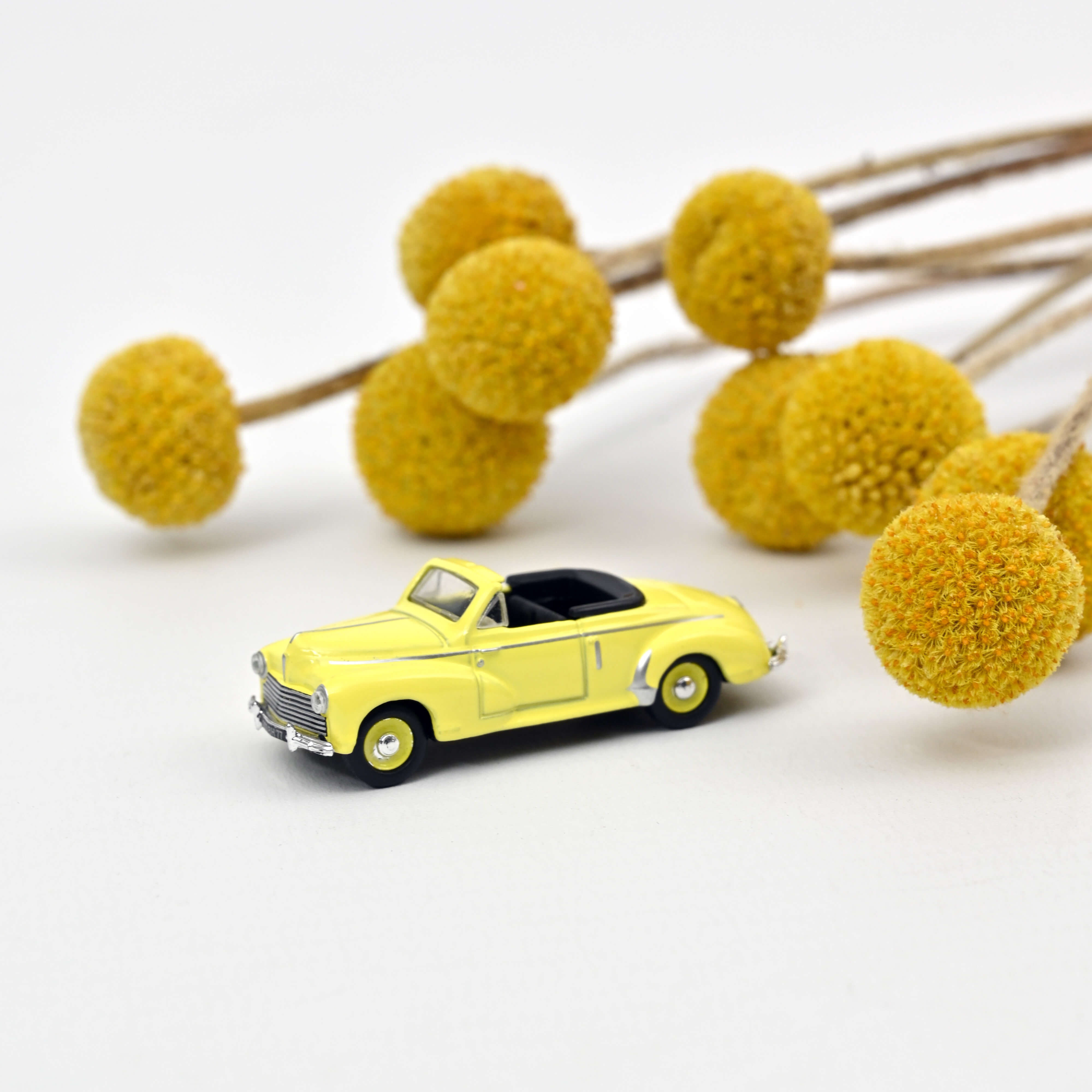 norev-peugeot-203-cabriolet-1952-jaune-soufre-1-87-modellino-auto image 1