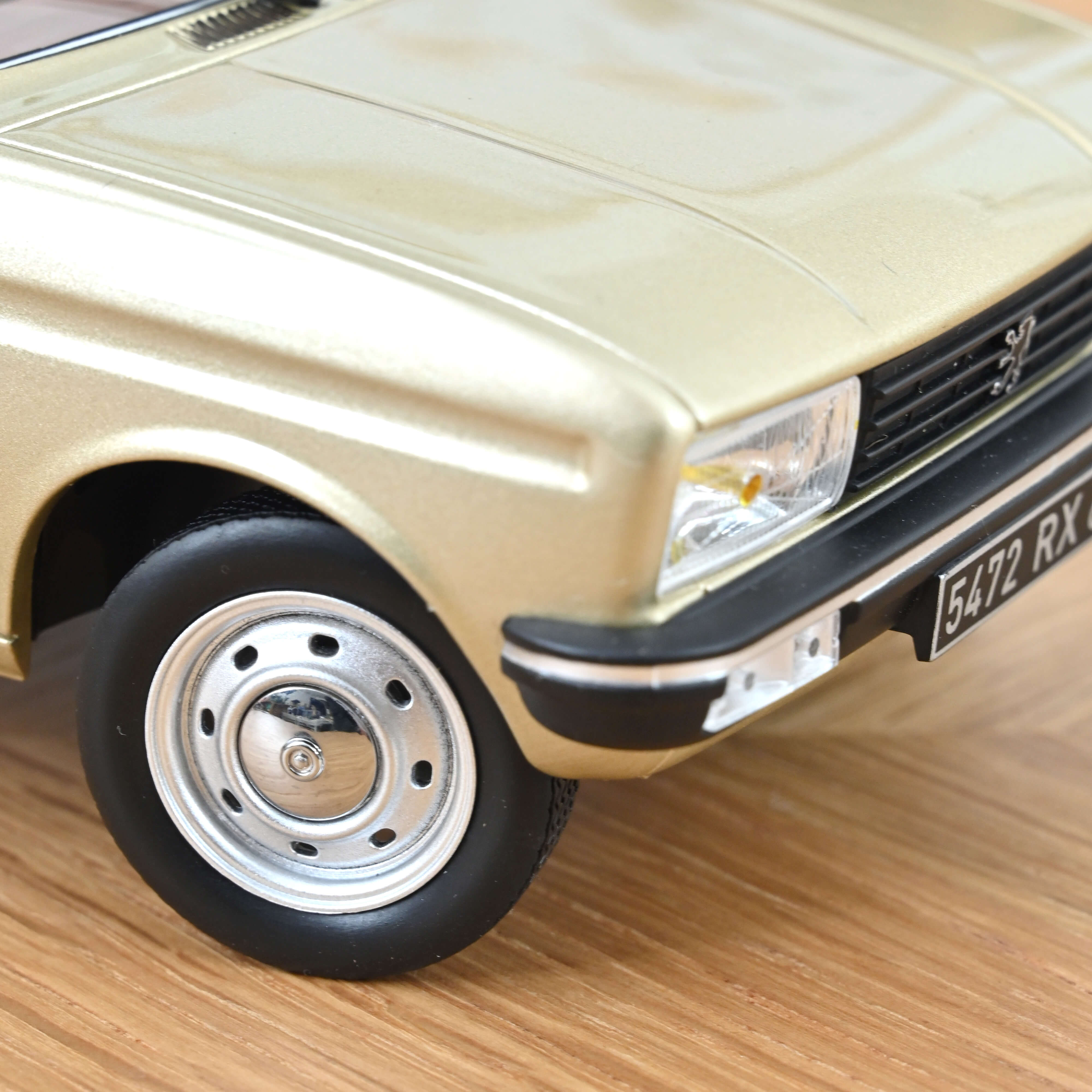 norev-peugeot-104-gr-1981-modellino-auto-1-18-beige-metallis-youngtimer image 4