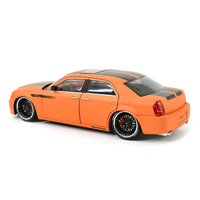 norev-chrysler-300c-by-parotech-arancione-nero-1-18-modellino-auto-die-cast-2 image 1
