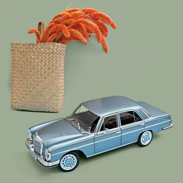 norev-mercedes-benz-280-se-1968-light-blue-metallic-1-18 image 1