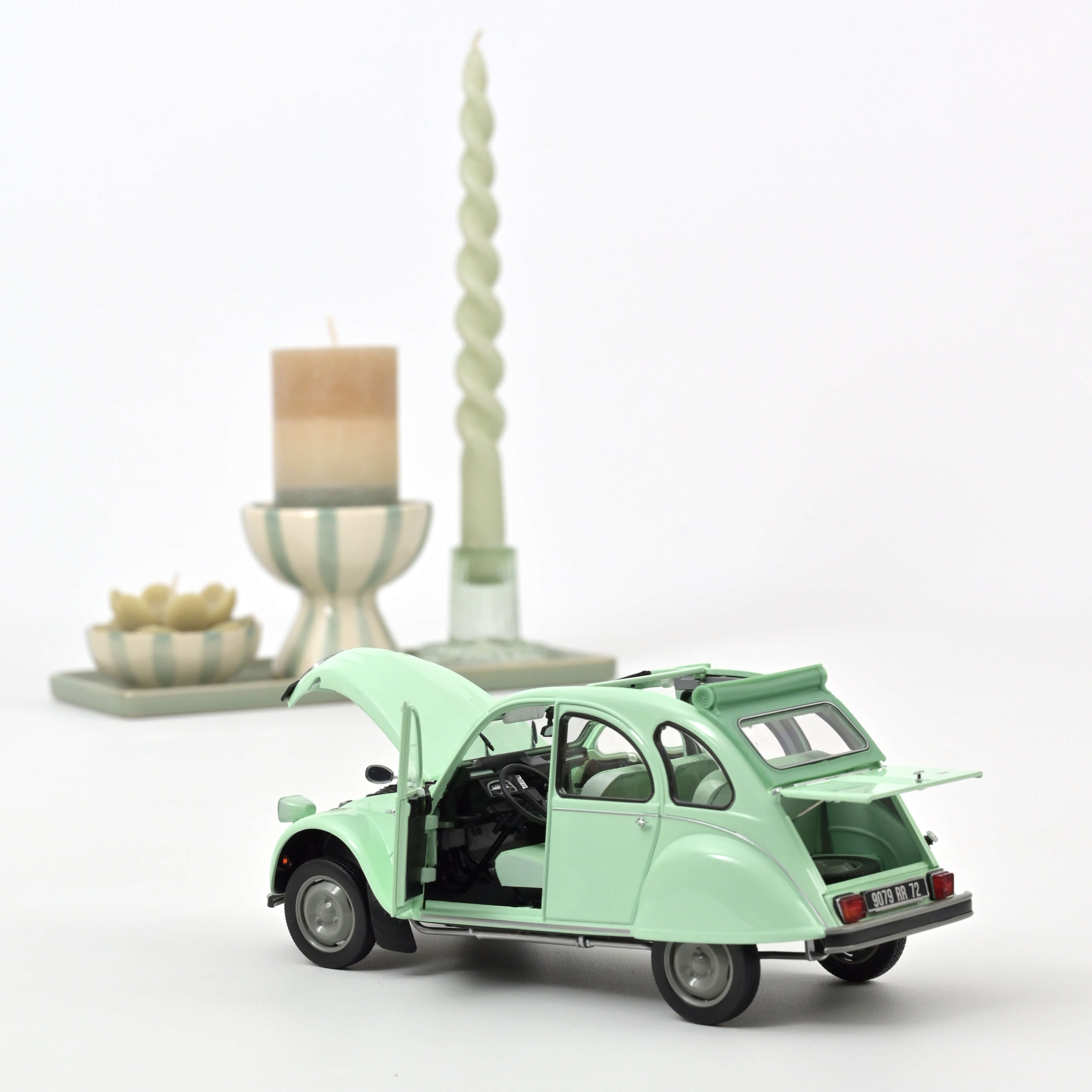 norev-citro-n-2cv-6-club-1982-modellino-auto-1-18-verde-giada image 3