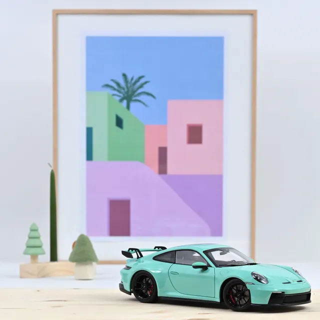 norev-porsche-911-gt3-2021-modellino-auto-1-18-verde-menta-con-ruote-nere image 1