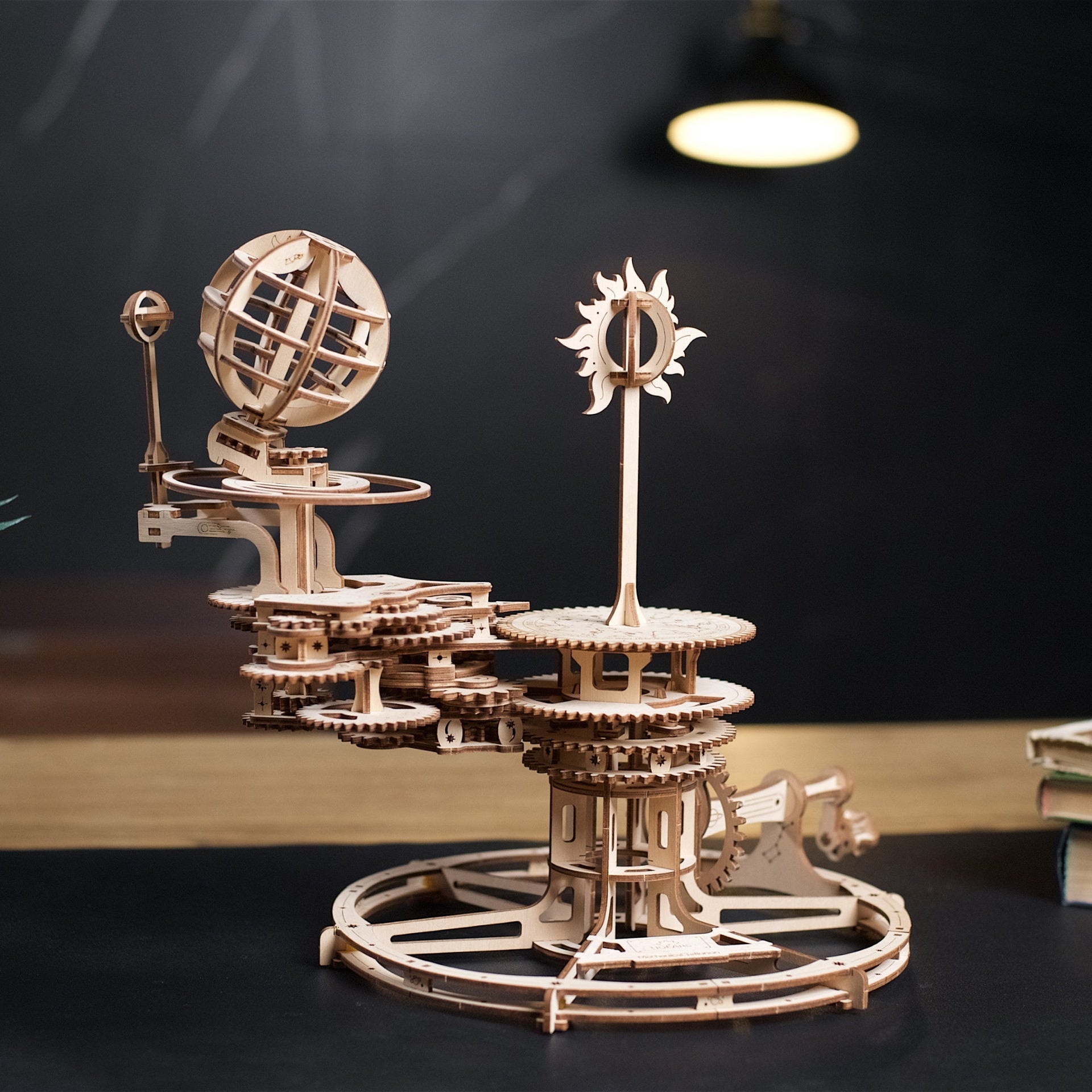 ugears-mechanical-tellurion-planetario-sole-terra-luna-in-legno image 8