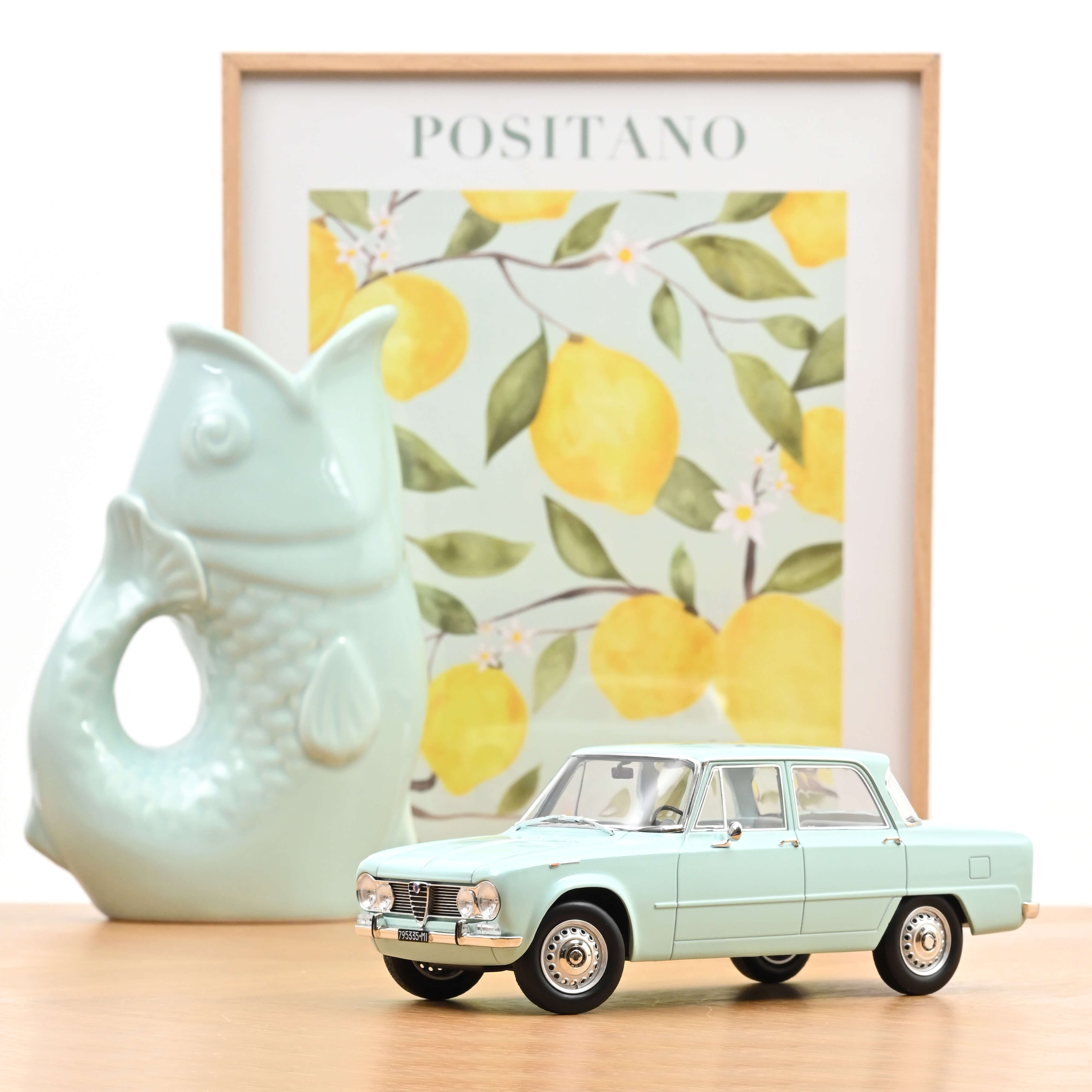 norev-alfa-romeo-giulia-ti-1964-1-18-azzurro-spazio-ar330 image 1