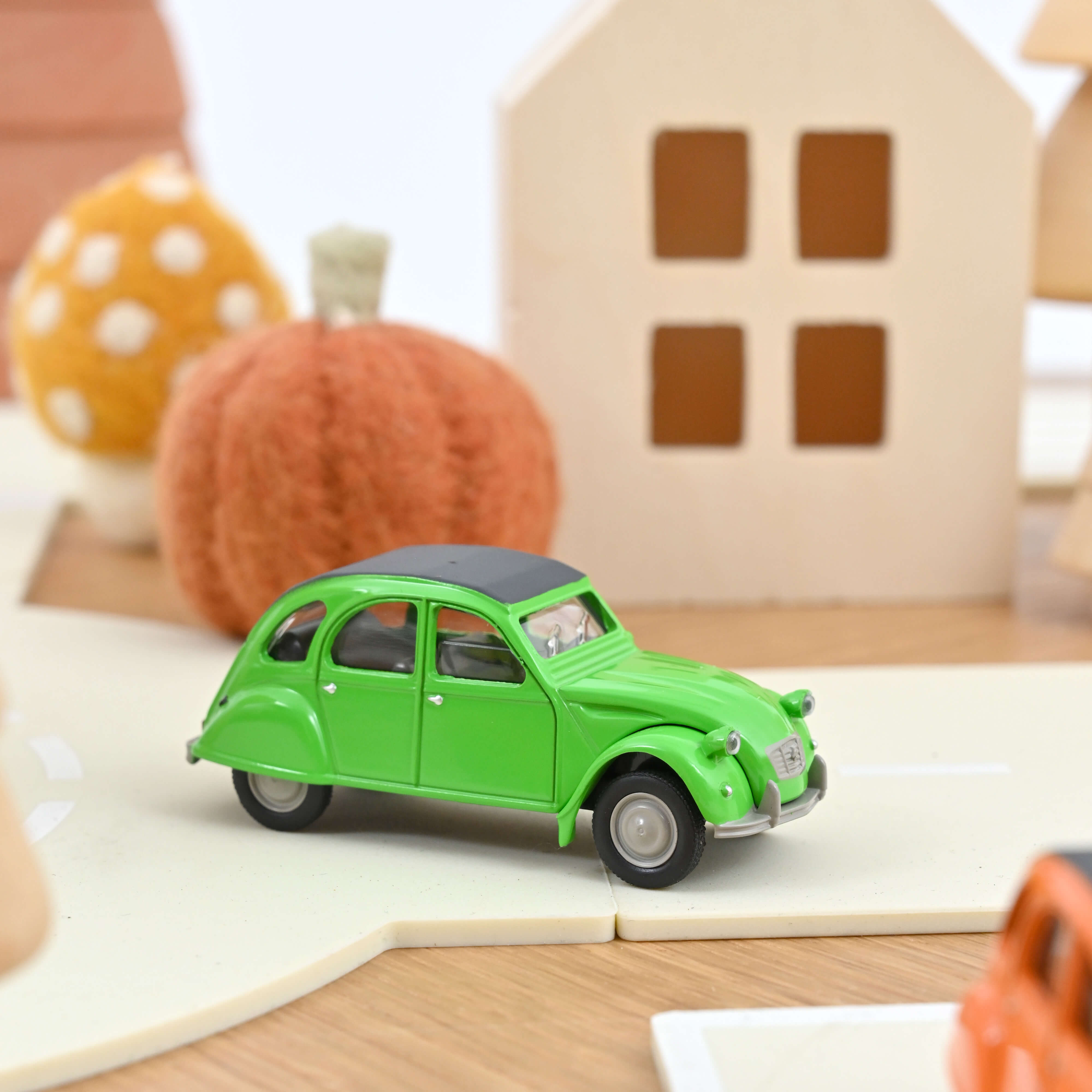 norev-citro-n-2cv-1974-modellino-auto-1-54-vert-palmeraie image 1