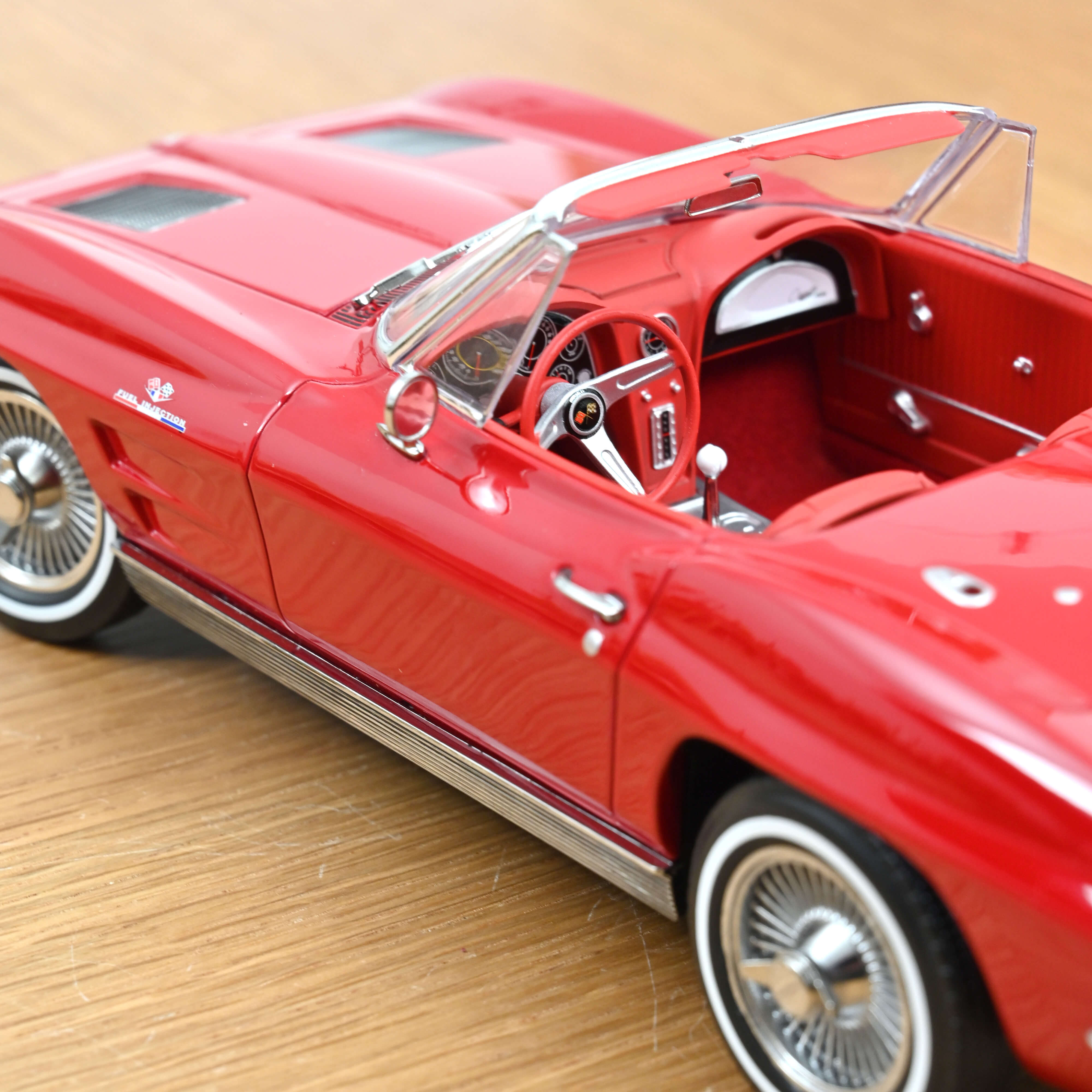 norev-chevrolet-corvette-sting-ray-cabriolet-1963-rouge-riverside-1-18-modellino image 5
