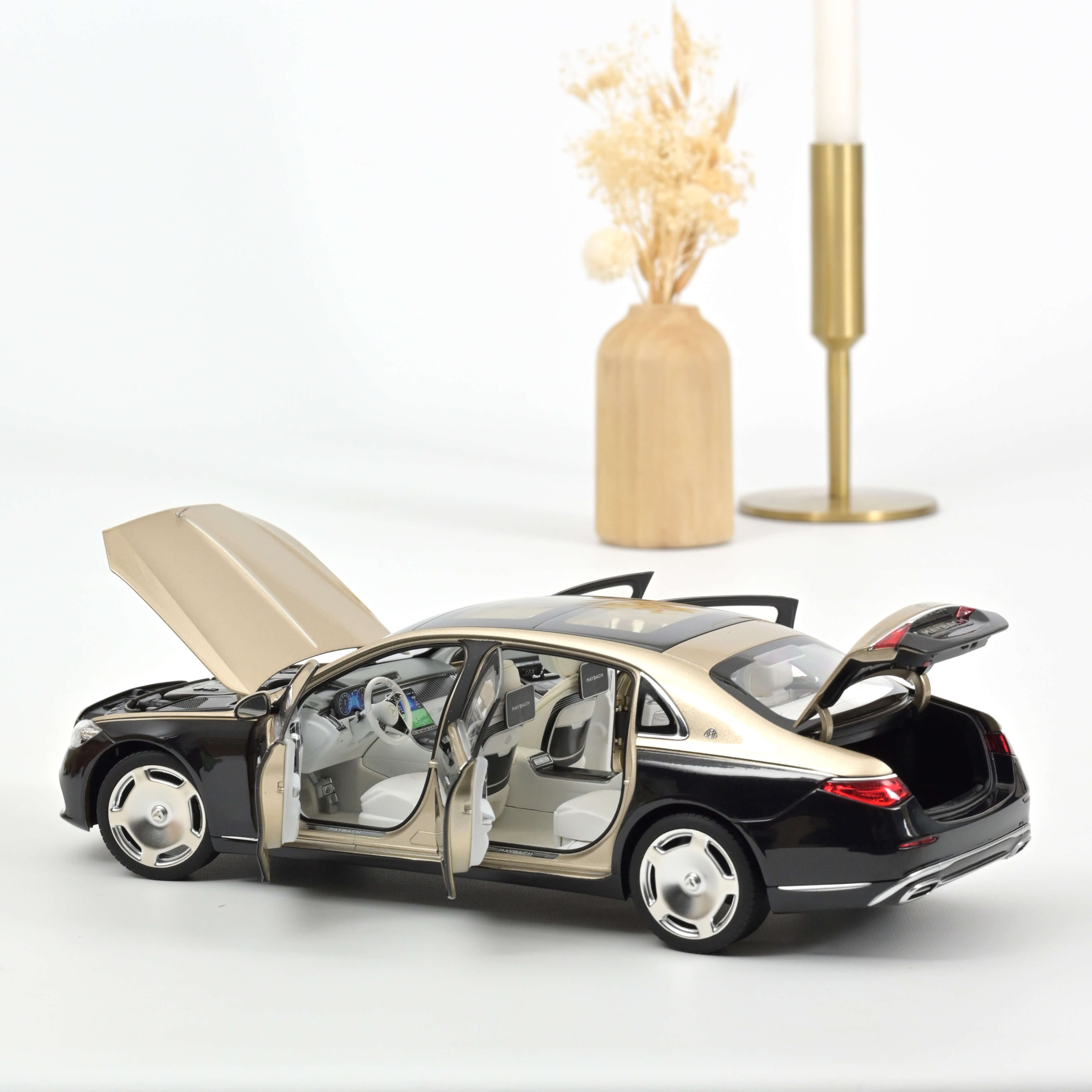 norev-mercedes-maybach-s-680-4matic-2021-modellino-auto-1-18-oro-nero-metallizza image 2