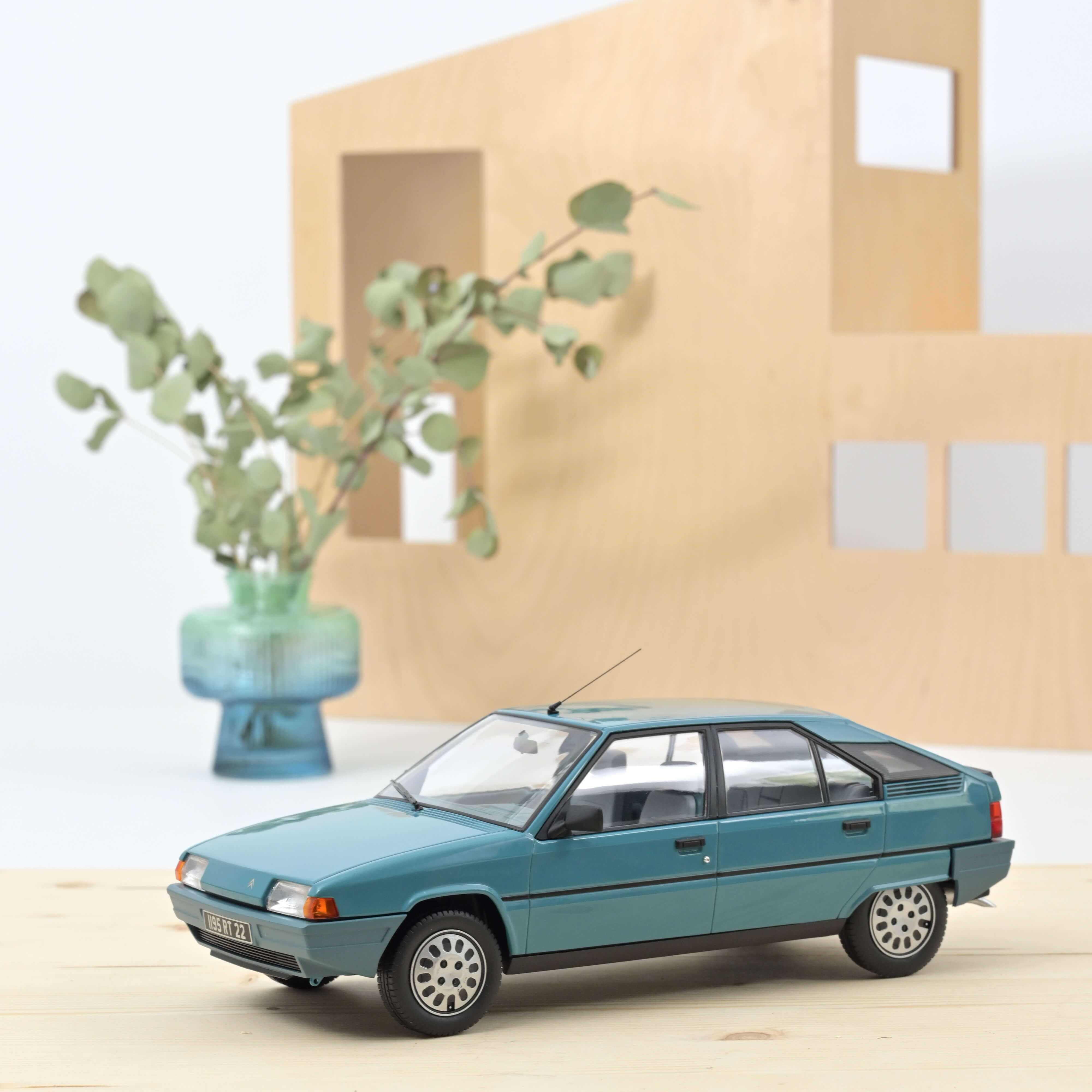 norev-citro-n-bx-16-trs-1983-bleu-lagune-1-18-modellino-auto-300-pz image 2