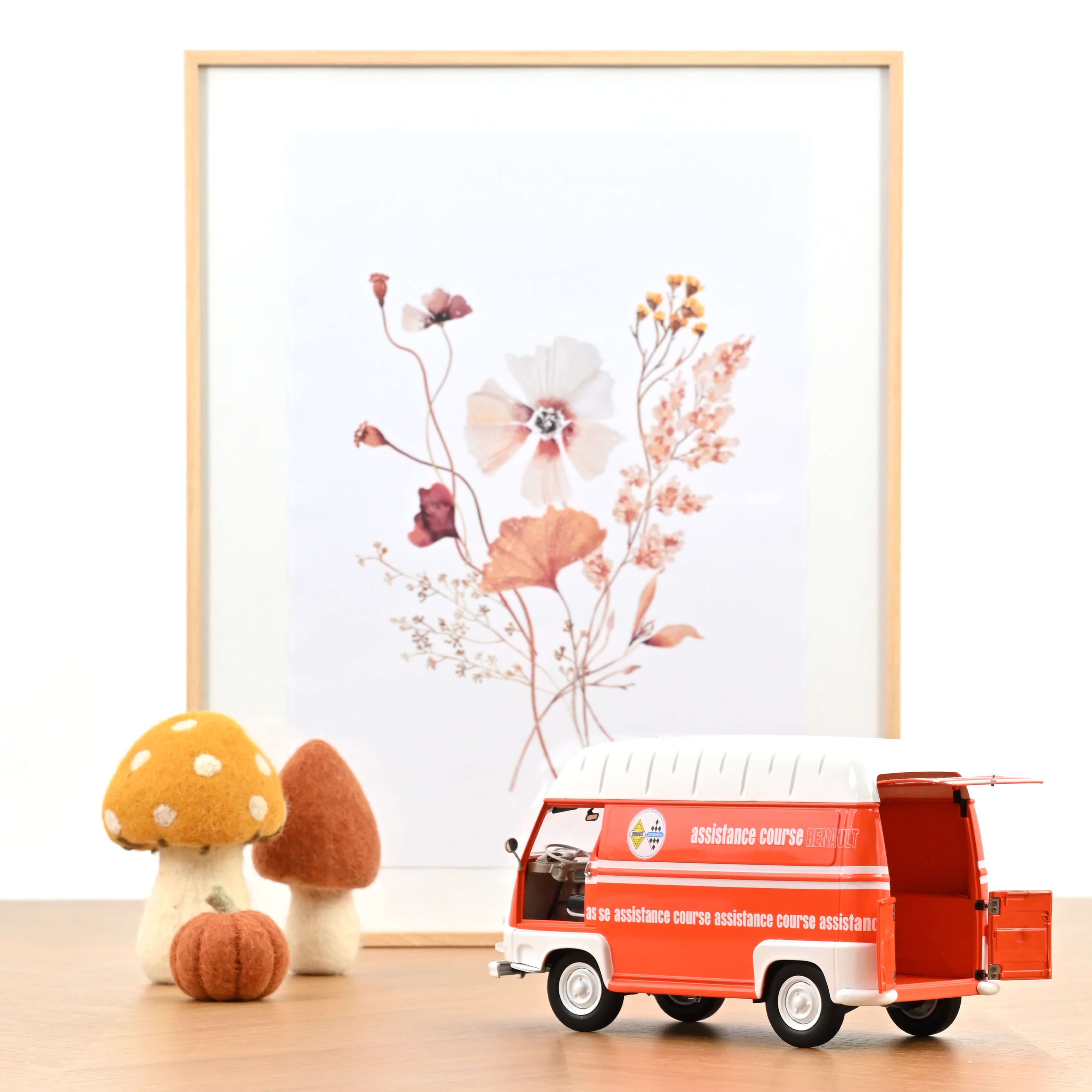 norev-renault-estafette-1968-orange-assistance-course-modellino-furgone-1-18 image 2