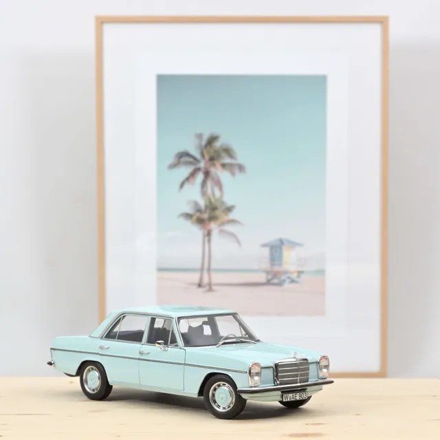norev-mercedes-benz-200-1968-modellino-die-cast-1-18-azzurro-chiaro image 1