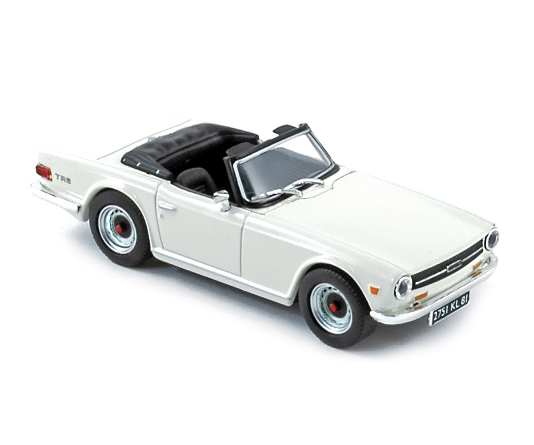 norev-triumph-tr6-1970-modellino-auto-1-43-bianco image 1