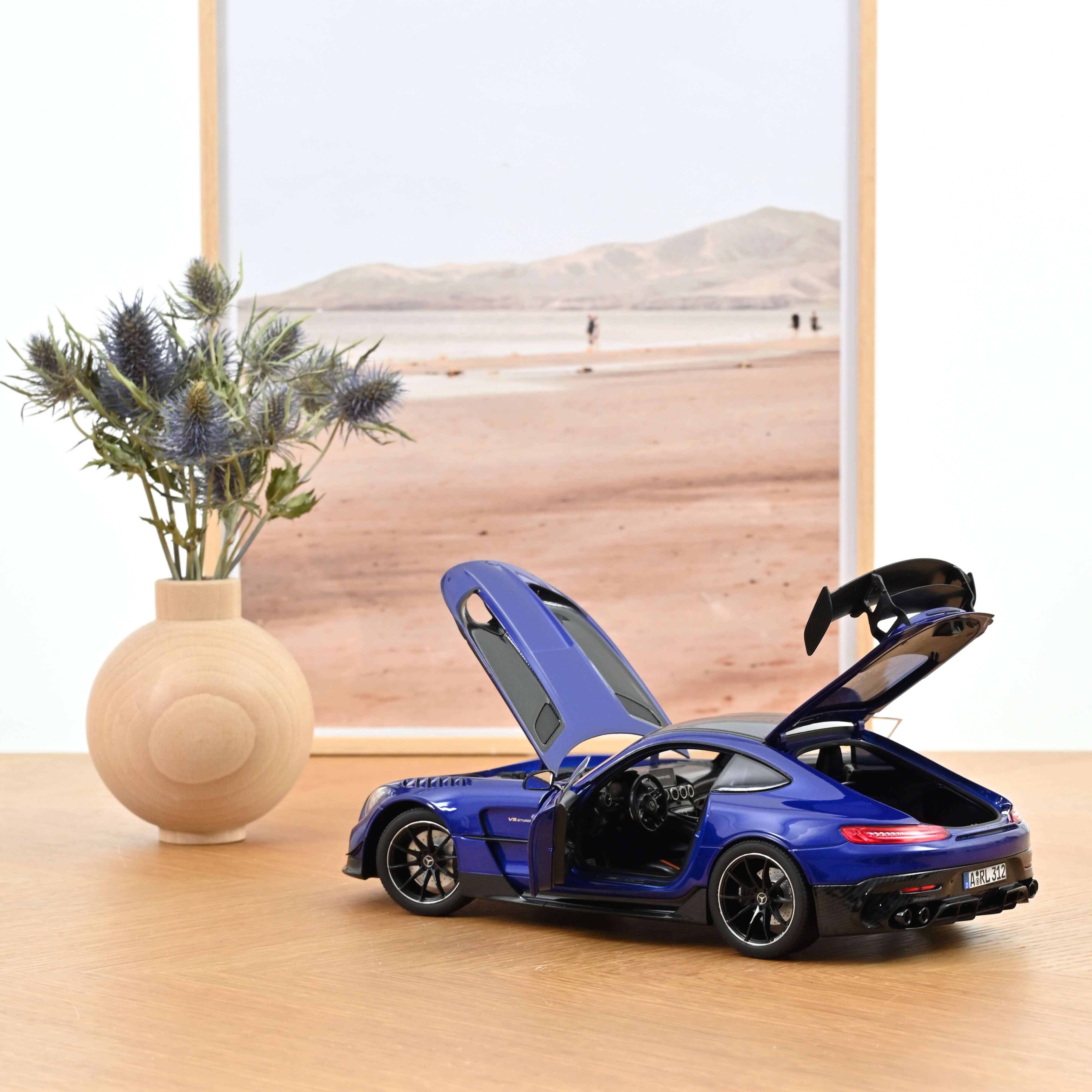 norev-mercedes-amg-gt-black-series-2021-blu-metallizzato-1-18 image 2
