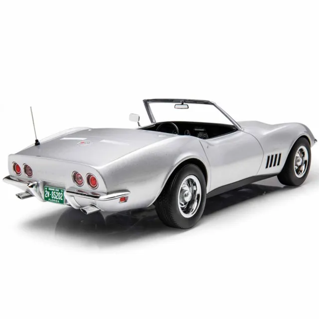 norev-chevrolet-corvette-convertible-1969-modellino-die-cast-1-18-argento image 1