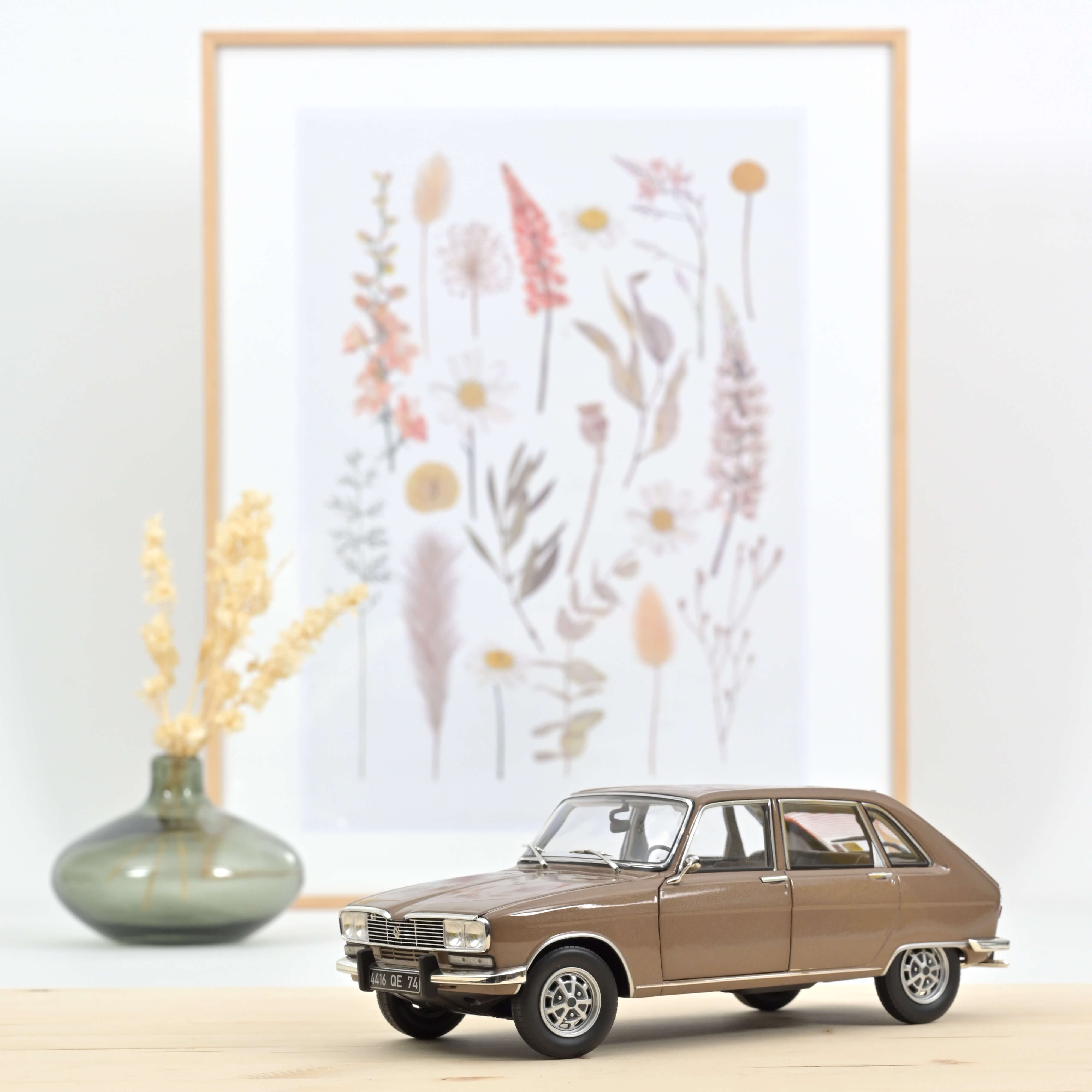 norev-renault-16-tx-1974-beige-metallizzato-r16-modellino-1-18 image 1