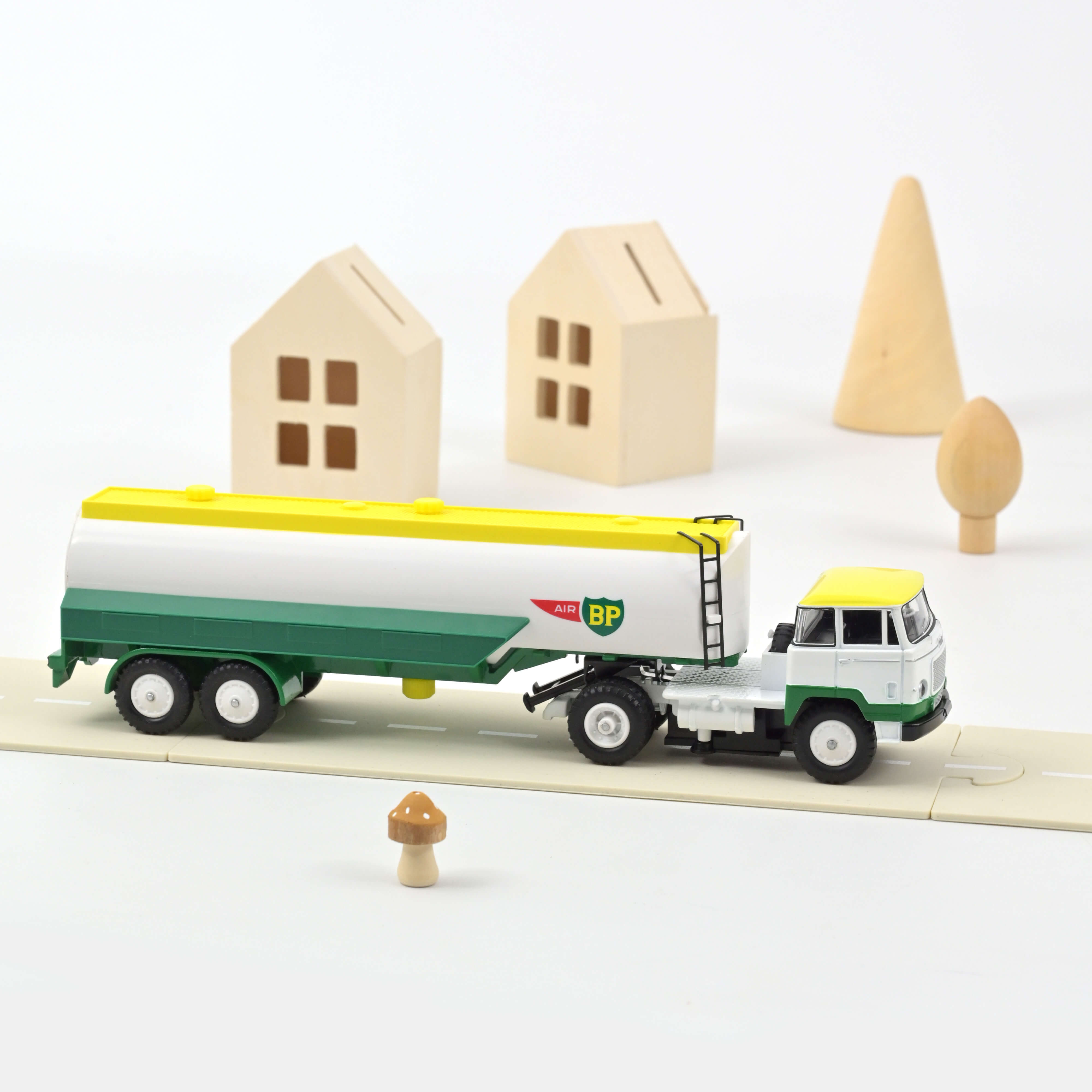 norev-unic-esterel-semi-remorque-tanker-air-bp-1-43-camion-cisterna image 1