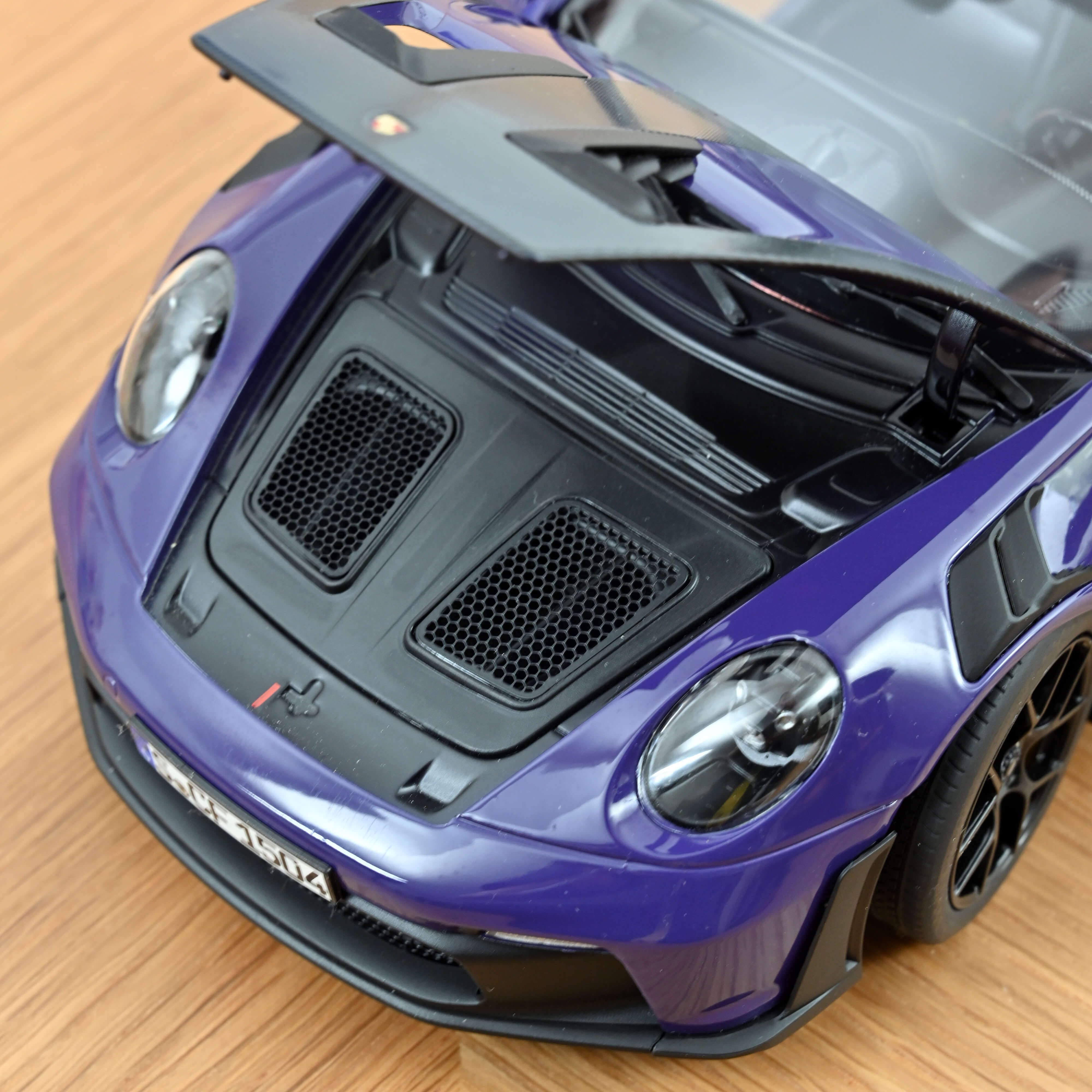 norev-porsche-911-gt3-rs-pack-weissach-2022-ultraviolet-1-18 image 3