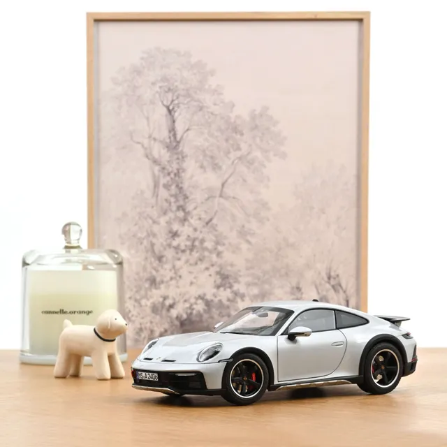 norev-porsche-911-dakar-2023-gris-glace-metallis-modellino-auto-1-18 image 1