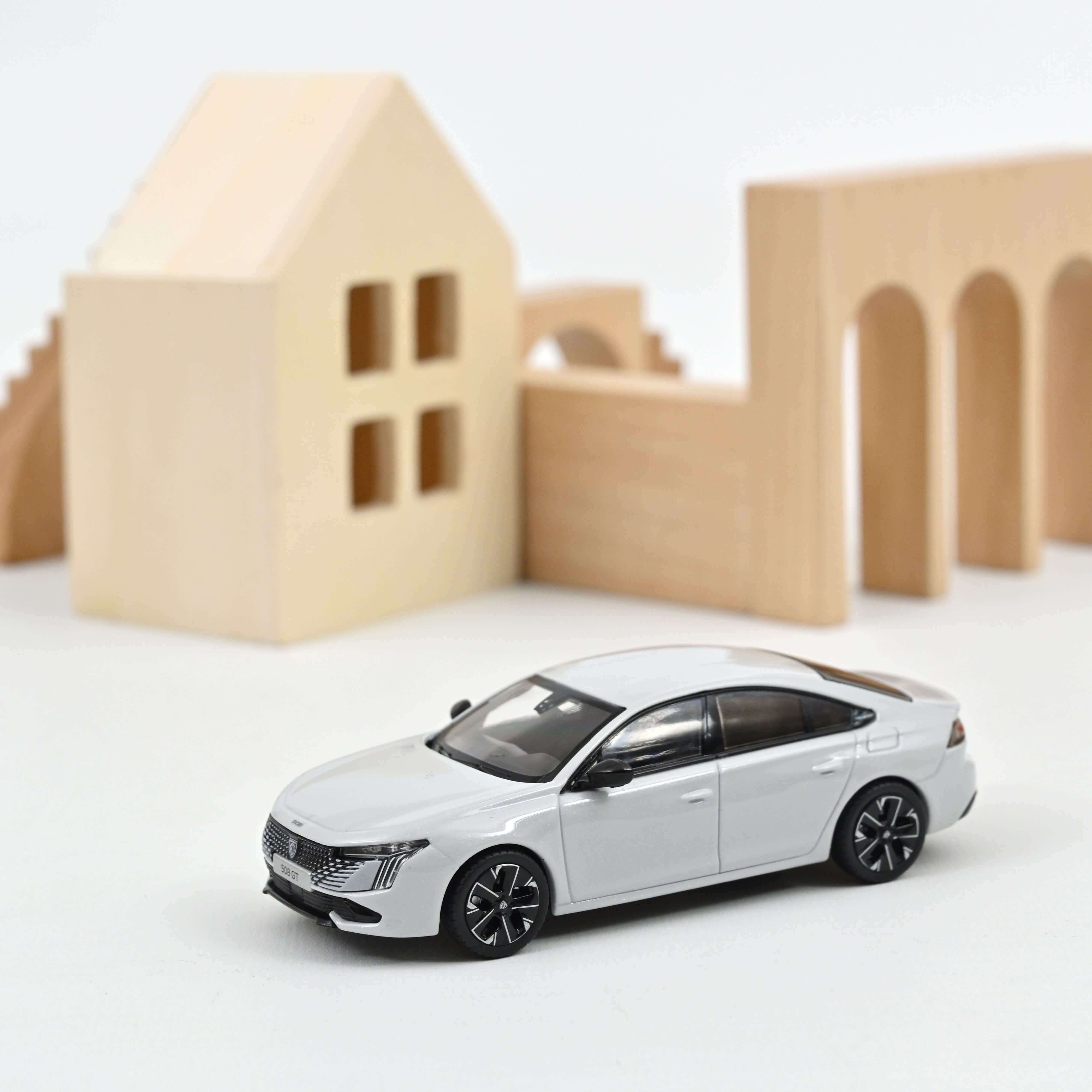 norev-peugeot-508-gt-hybrid-2023-modellino-auto-1-43-blanc-okenite image 1