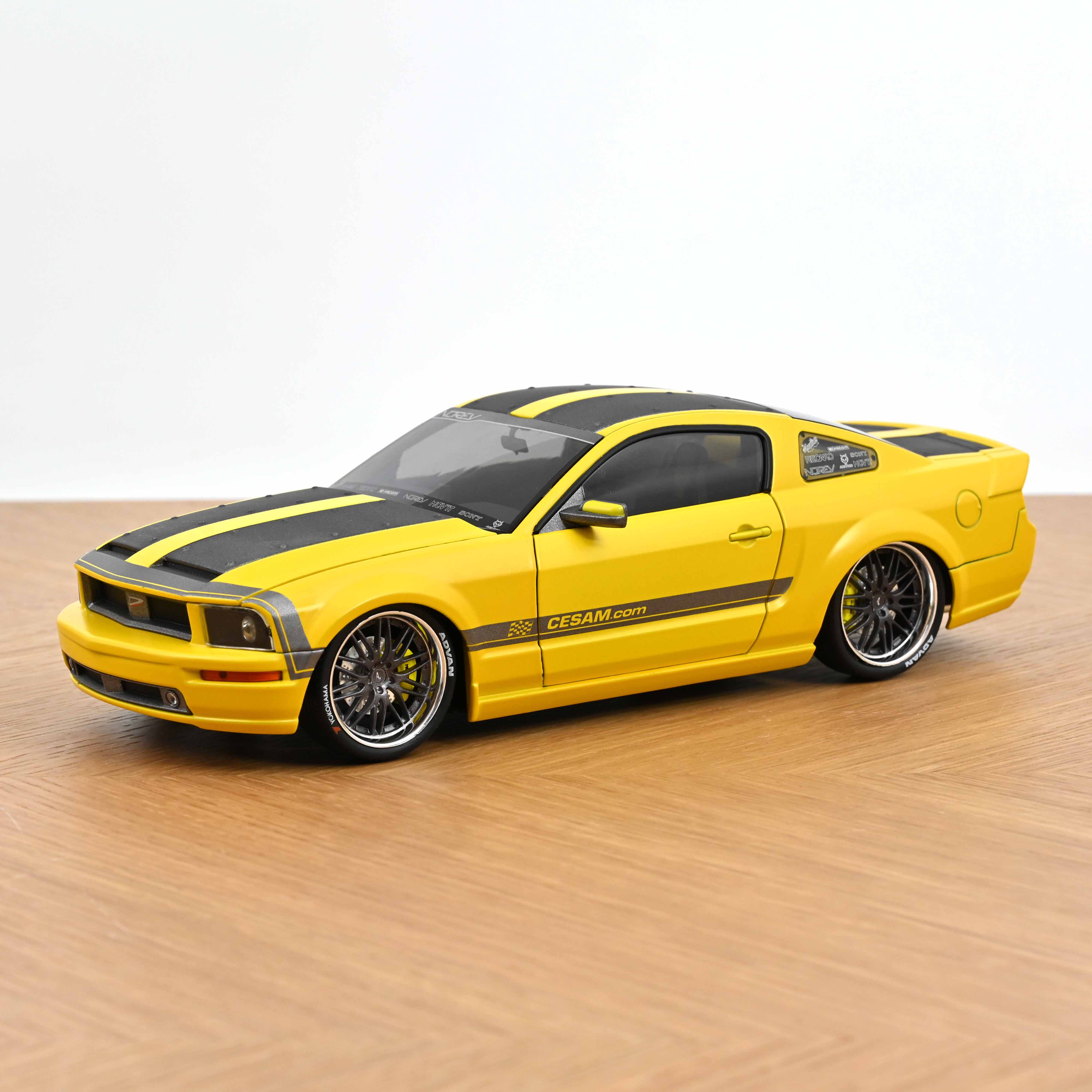 norev-mustang-jet-ski-parotech-giallo-cesam-modellino-1-18 image 5