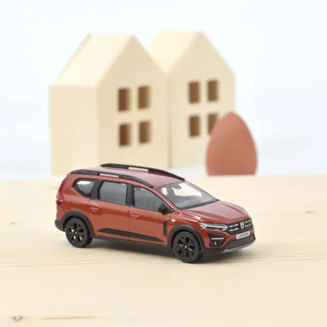 norev-dacia-jogger-2022-marrone-terracotta-1-43-modellino-die-cast image 1