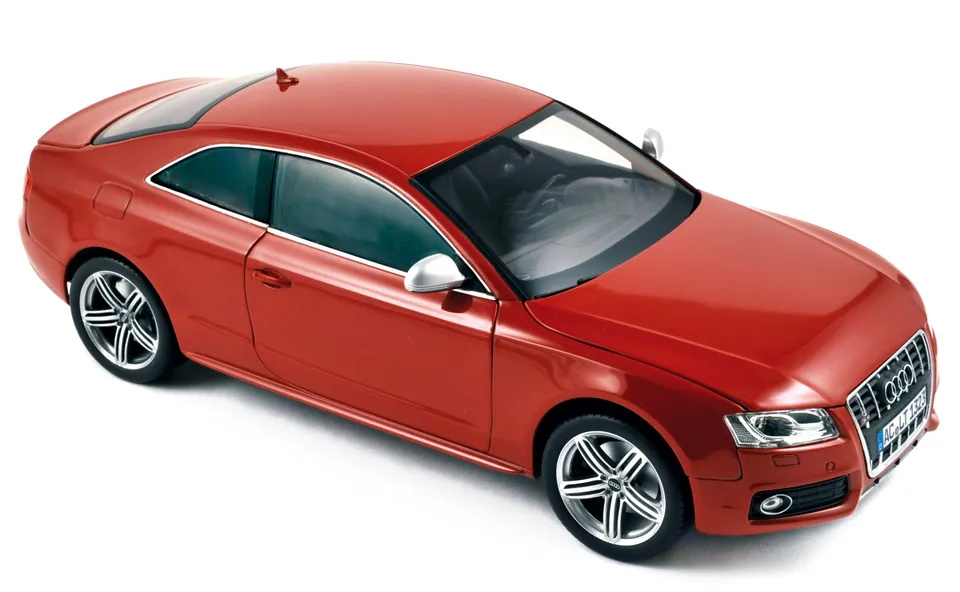 norev-audi-s5-coup-2009-1-18-rosso-modellino-die-cast-da-collezione image 1