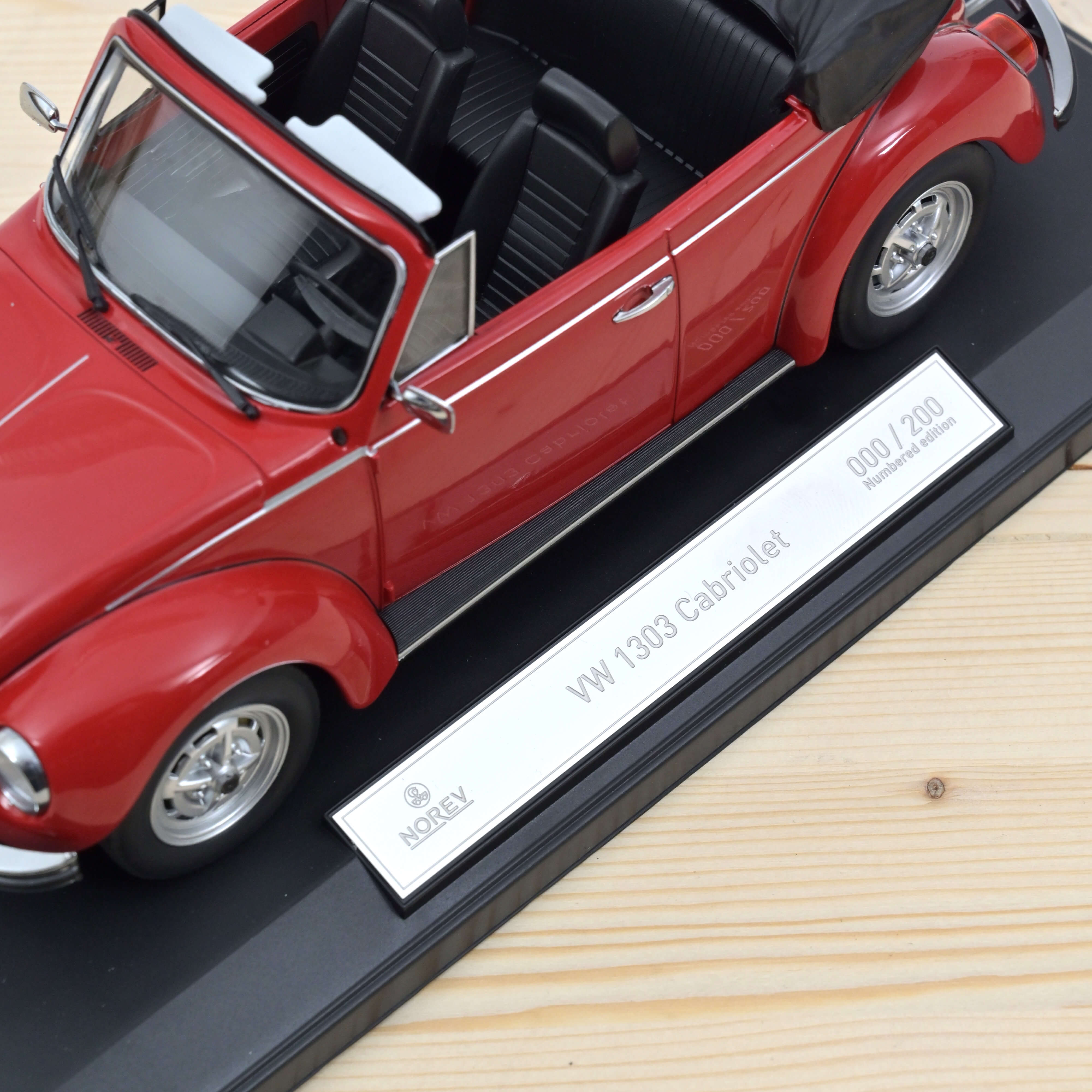 norev-vw-1303-cabriolet-1976-rouge-modellino-auto-1-18-edizione-limitata-200-pcs image 3