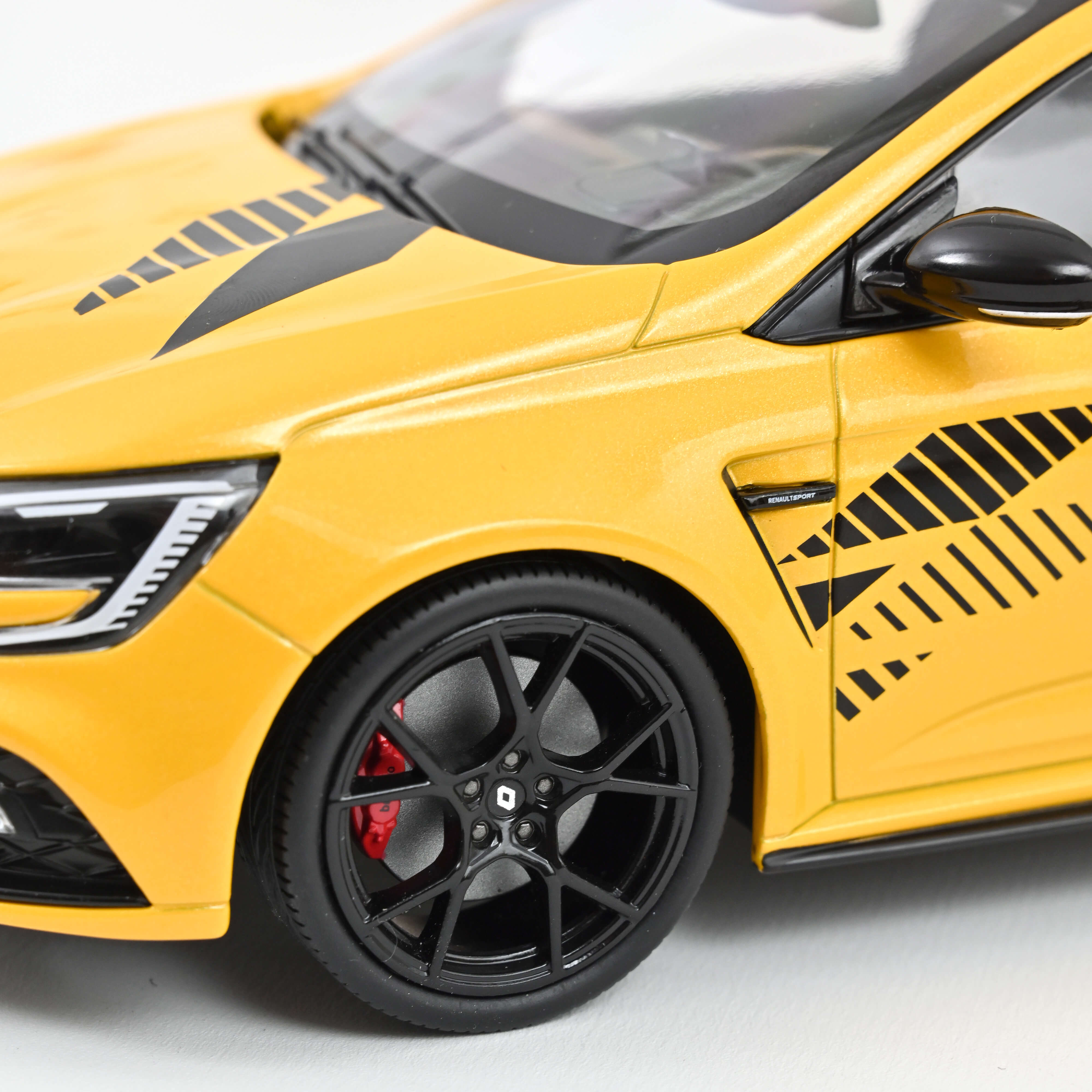 norev-renault-m-gane-r-s-ultime-2023-modellino-1-18-giallo-sirius image 3