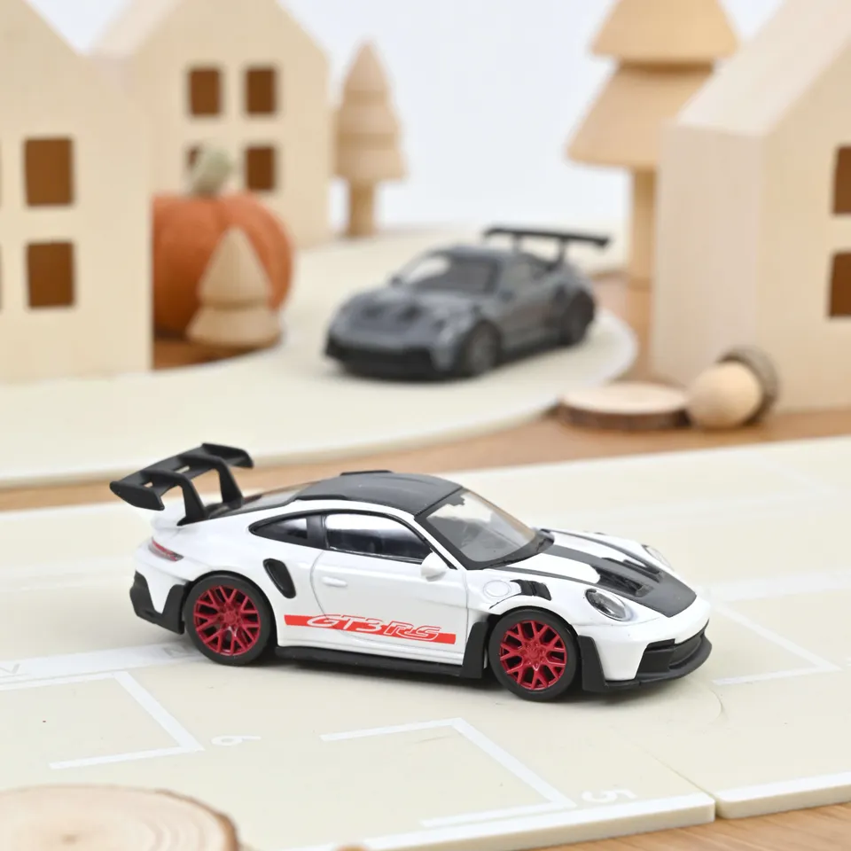 norev-porsche-911-gt3-rs-2022-pack-weissach-modellino-auto-1-43-bianco-jet-car image 1