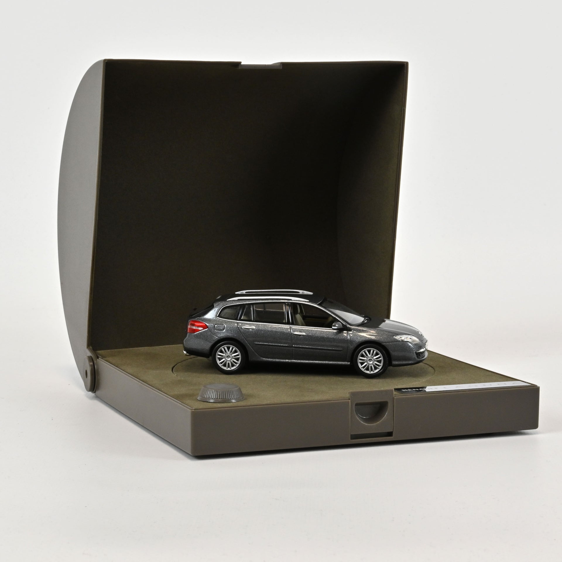 norev-renault-laguna-x91-estate-grigia-1-43-modellino-station-wagon image 1