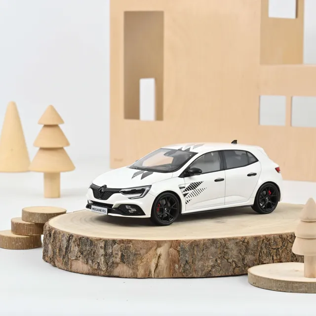 norev-renault-m-gane-r-s-ultime-2023-modellino-1-18-bianco-nacr image 1