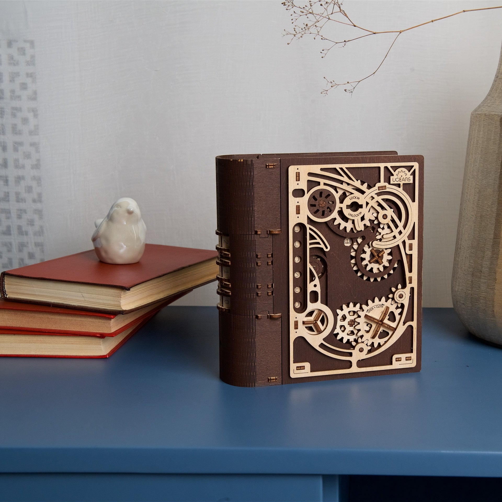 ugears-book-of-secrets-scatola-segreta-libro-meccanico-in-legno image 8
