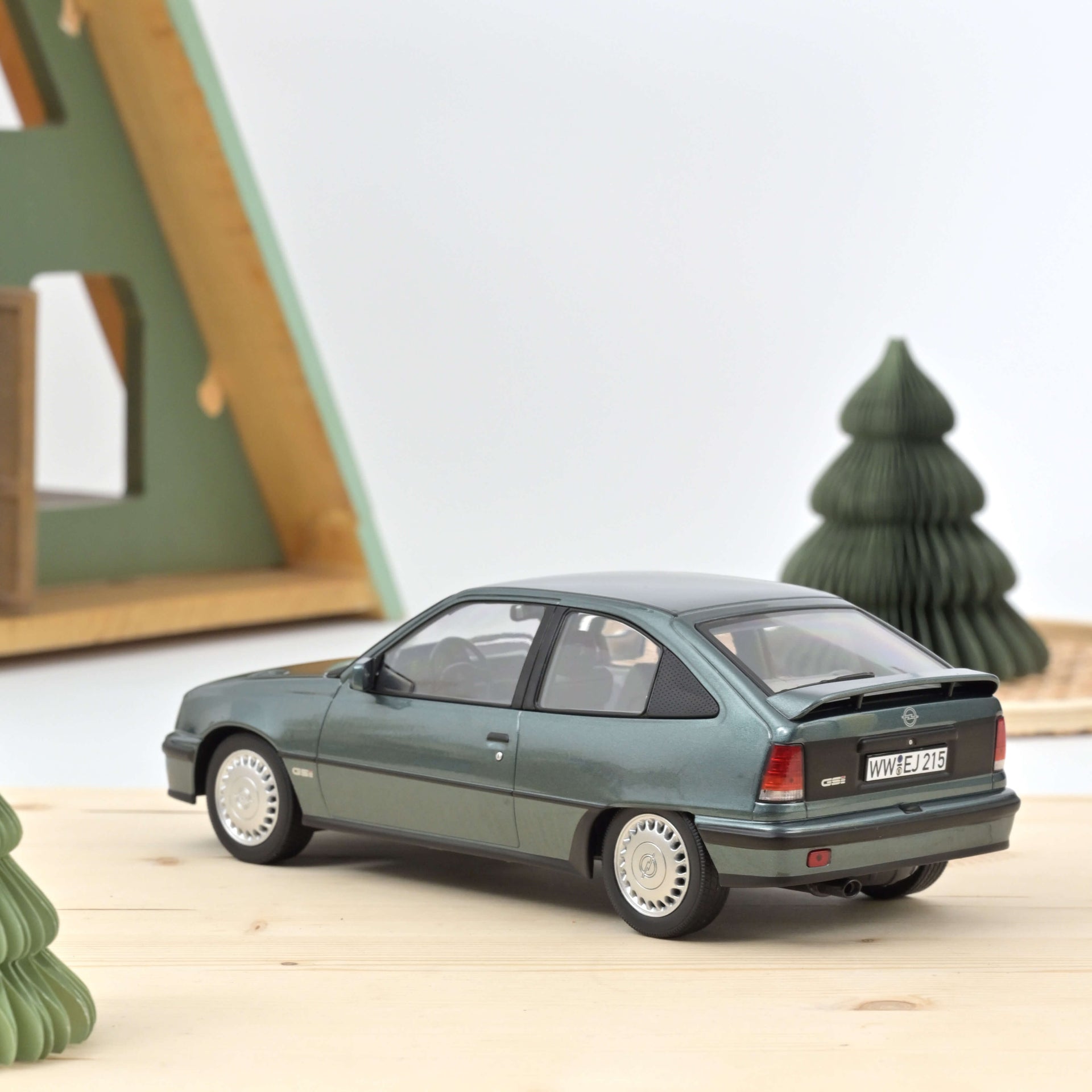 norev-opel-kadett-gsi-1987-modellino-auto-1-18-blu-metallizzato image 1