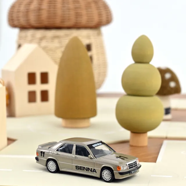 norev-mercedes-benz-190e-2-3-16-1984-beige-metallizzato-senna-jet-car-1-43-2 image 1