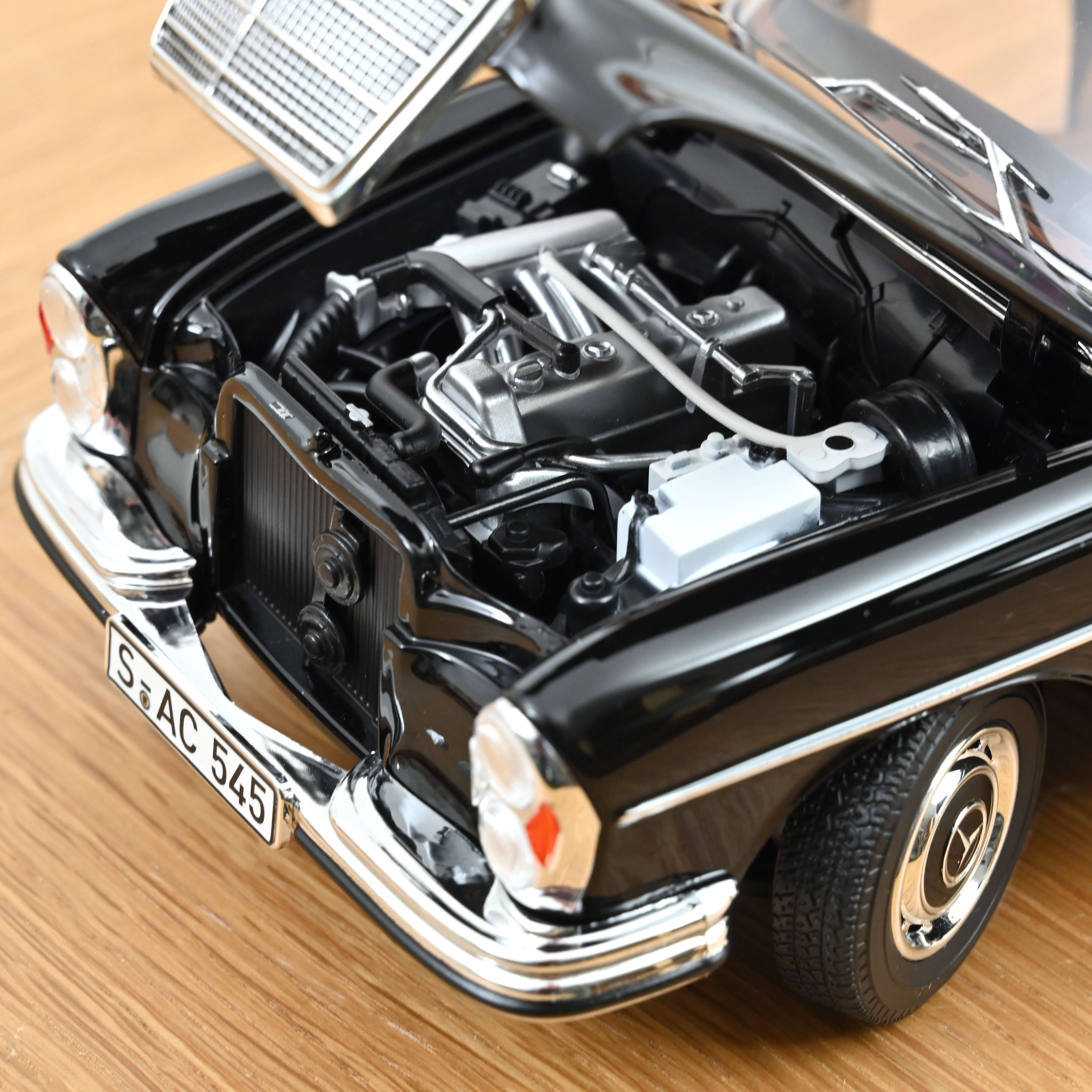 norev-mercedes-benz-280-se-w108-1968-modellino-auto-1-18-nero image 6