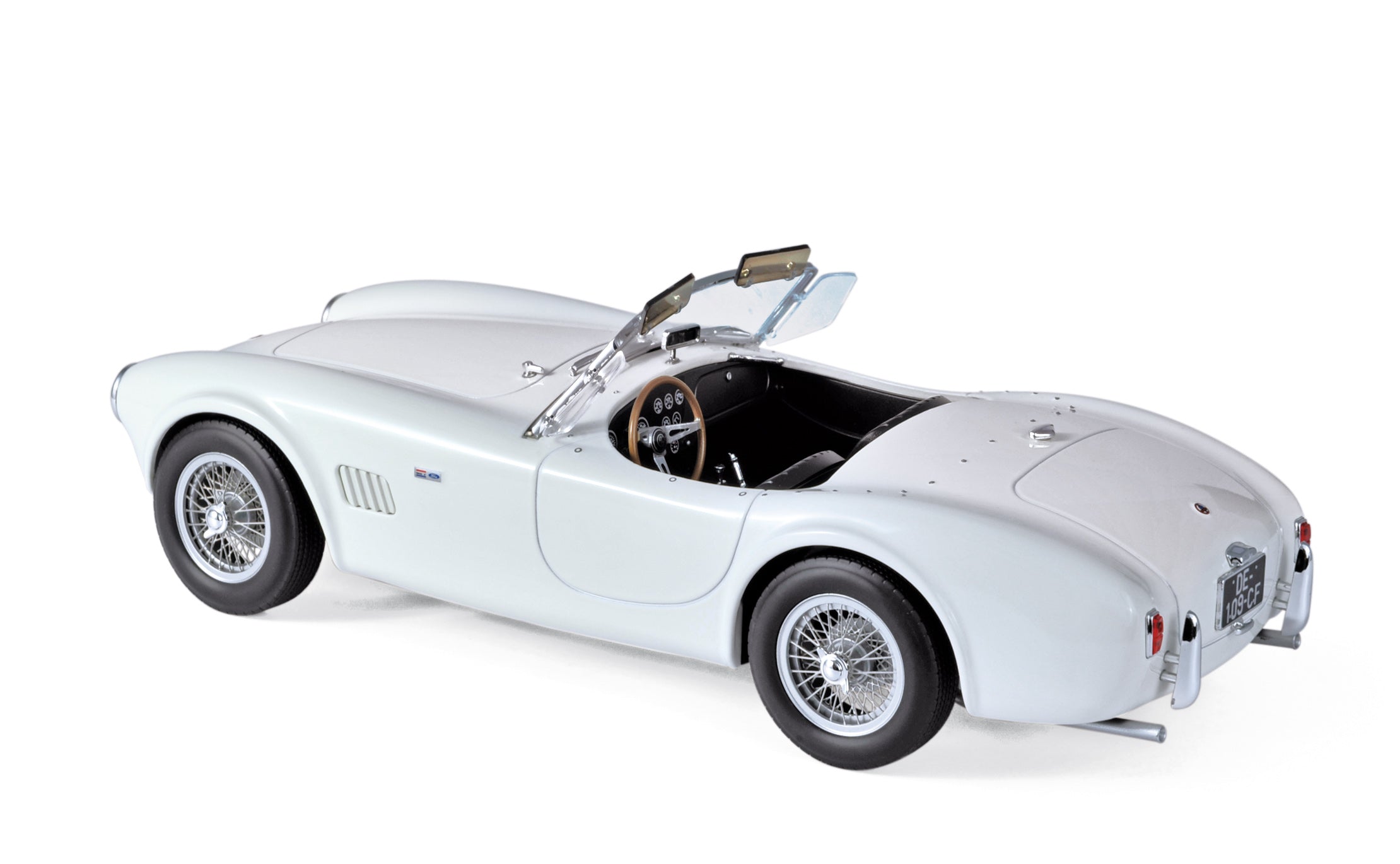 norev-ac-cobra-289-1963-modellino-auto-1-18-bianca image 2