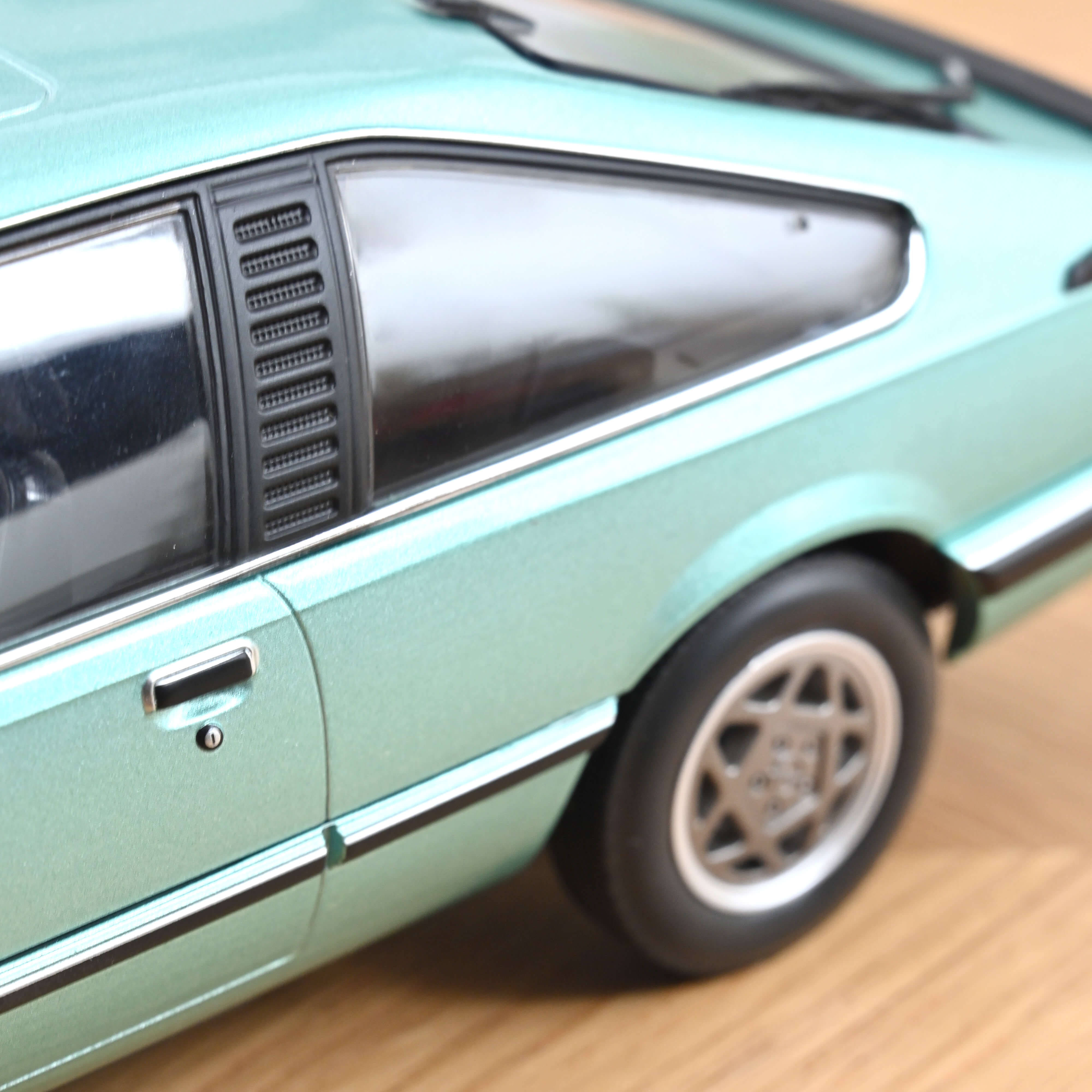 norev-opel-monza-2-5-e-1983-verde-berillo-metallizzato-1-18-modellino-auto-young image 3