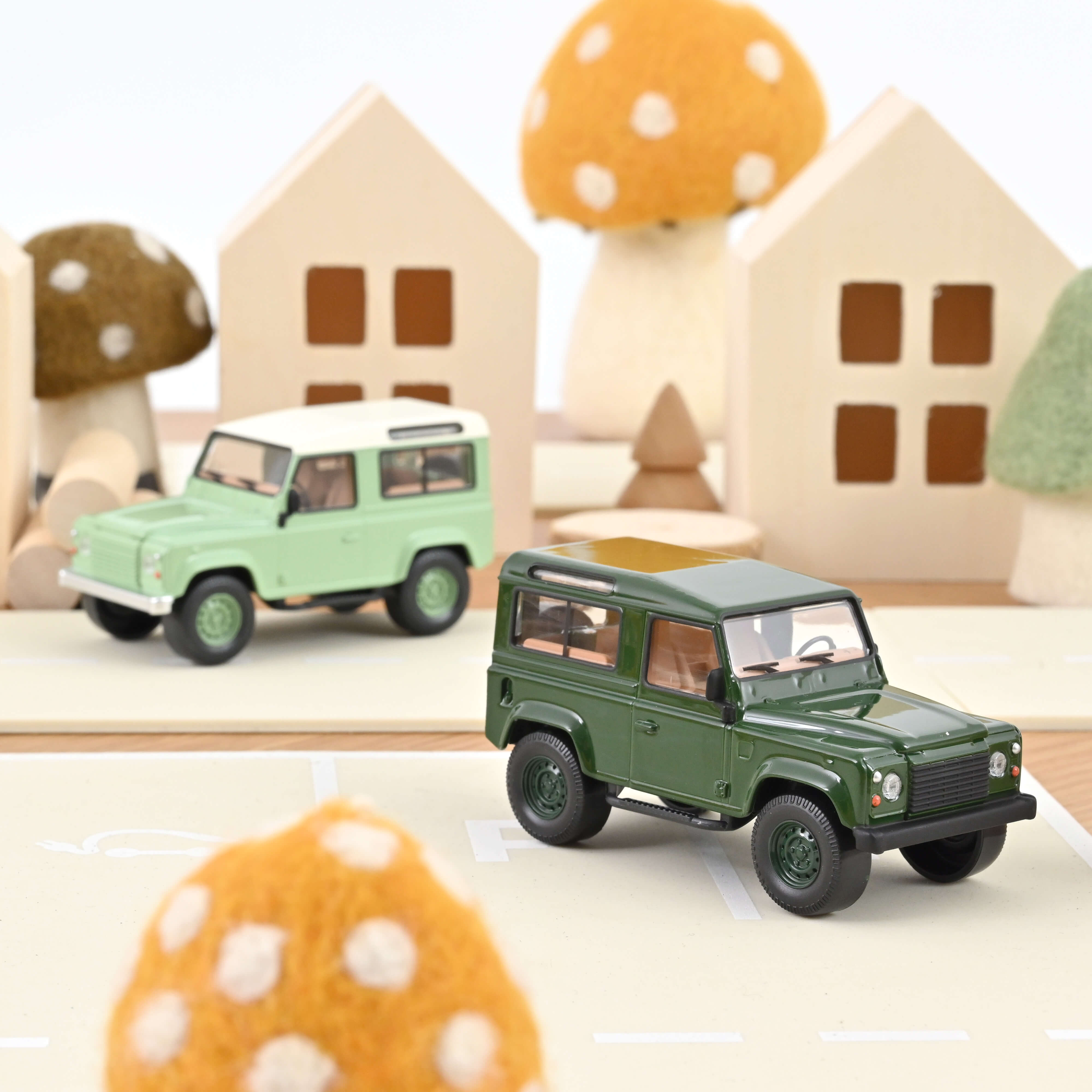norev-land-rover-defender-1995-modellino-jet-car-1-43-verde-scuro image 2