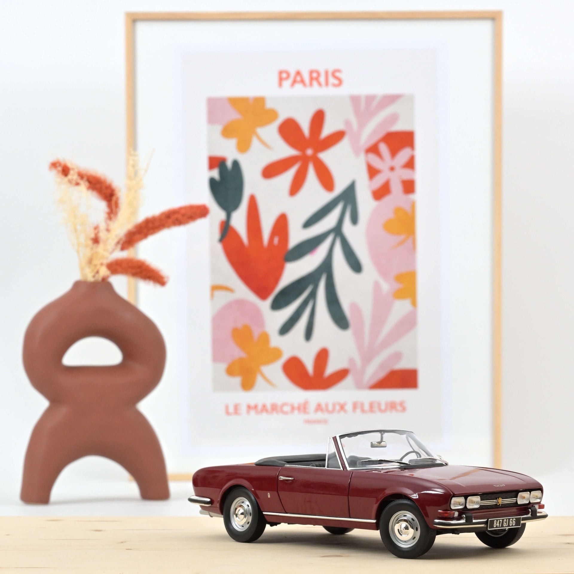 norev-peugeot-504-cabriolet-1969-modellino-auto-1-18-rosso-andalou image 1