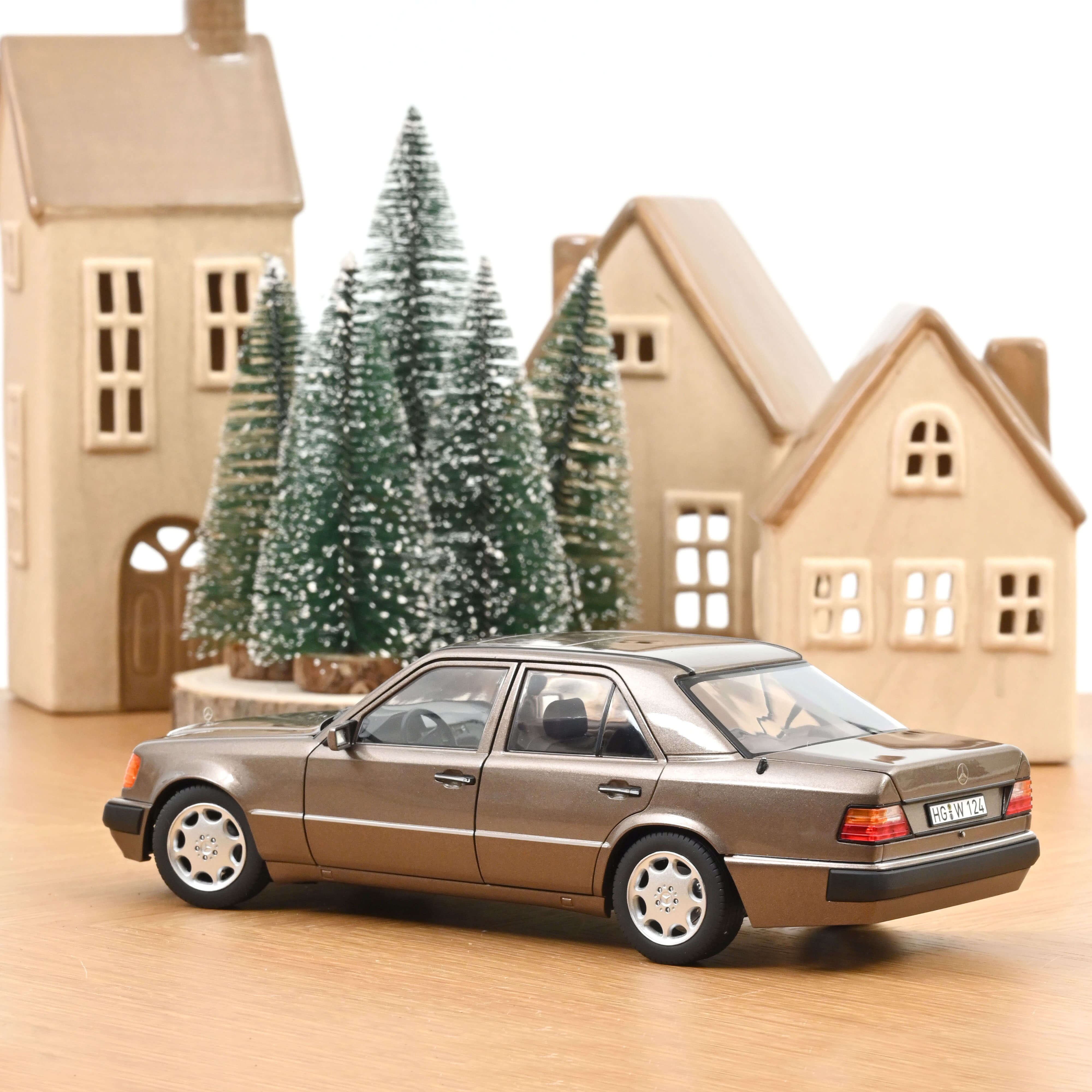 norev-mercedes-benz-500-e-1990-grigio-impala-metallizzato-1-18-modellino image 3
