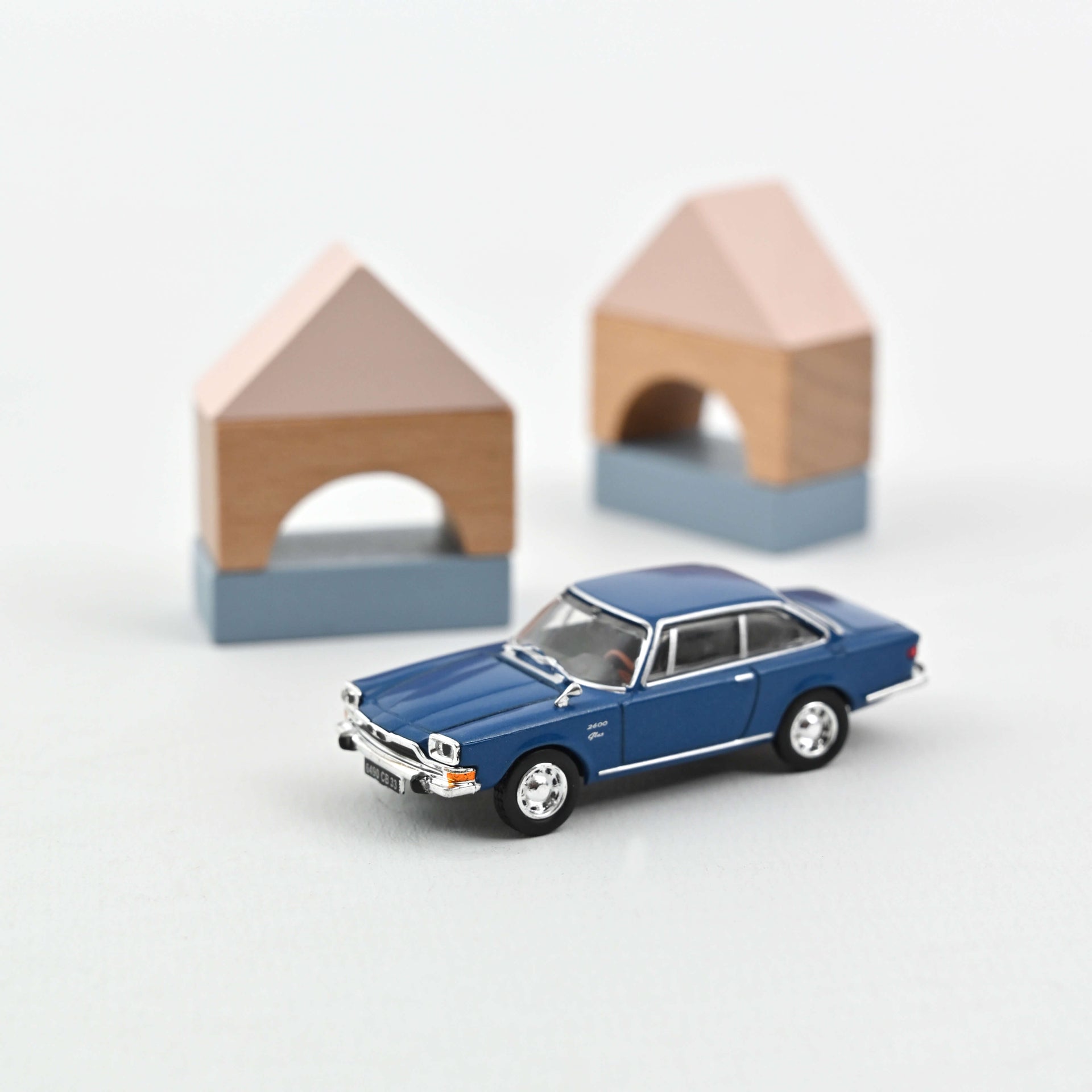 norev-glas-v8-1967-blu-1-87-modellino-auto-da-collezione image 1