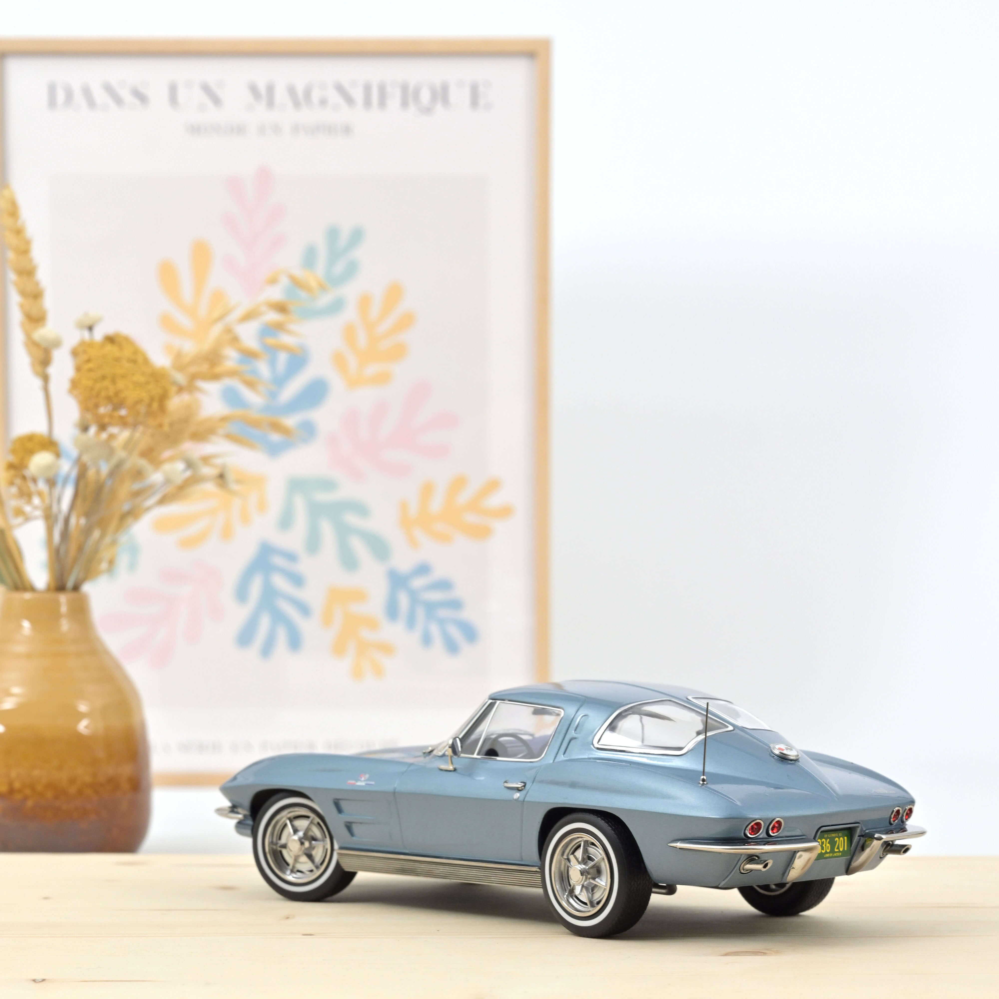 norev-chevrolet-corvette-sting-ray-1963-blu-chiaro-metallizzato-modellino-1-18 image 2