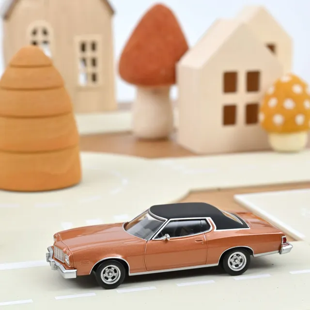 norev-ford-gran-torino-1974-marrone-chestnut-jet-car-1-43 image 1